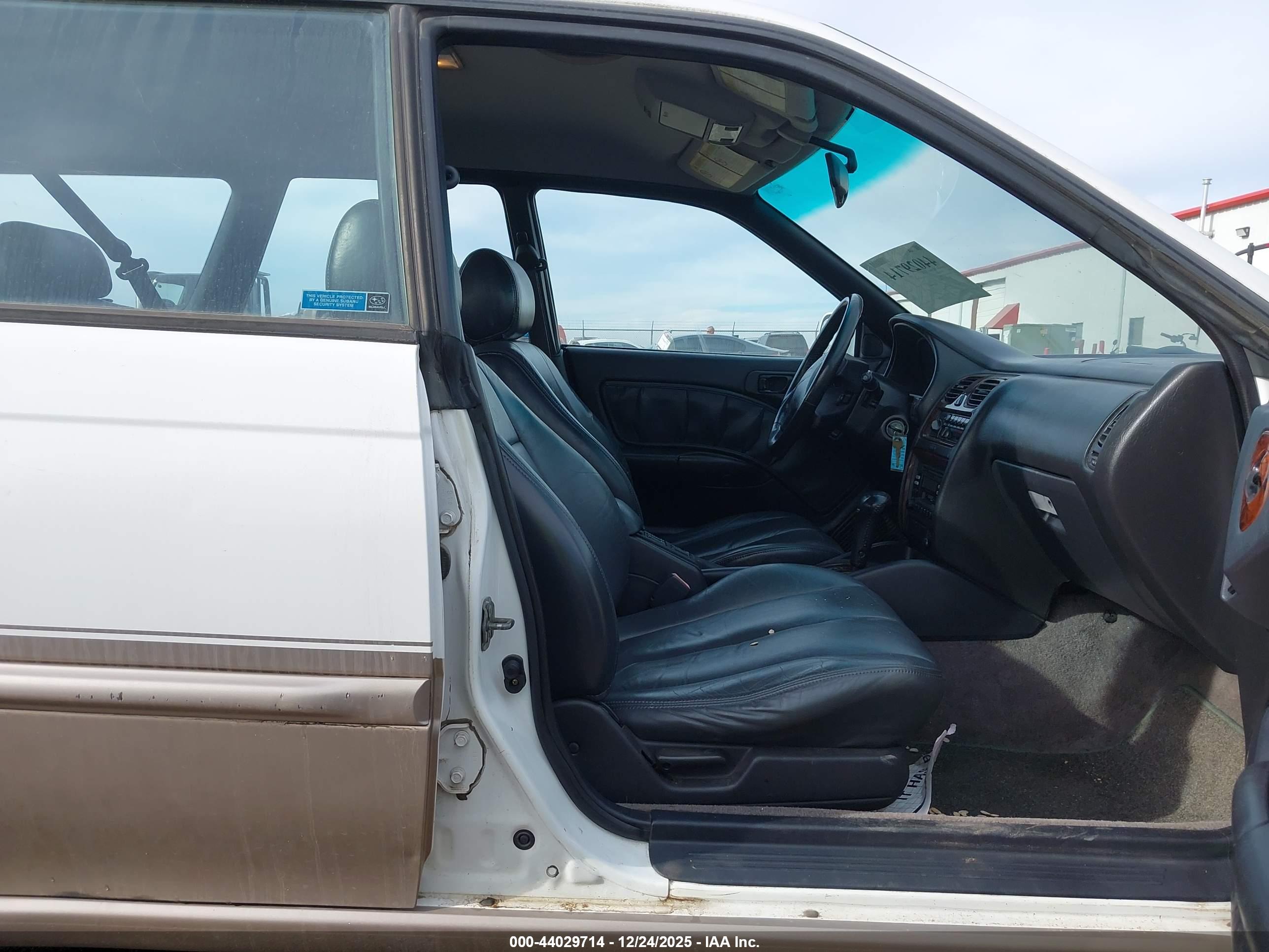 SUBARU LEGACY image 5