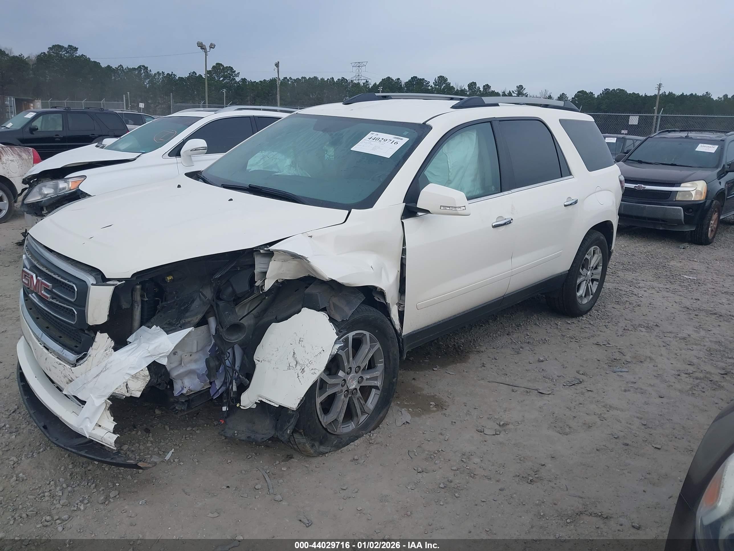 GMC ACADIA image 2
