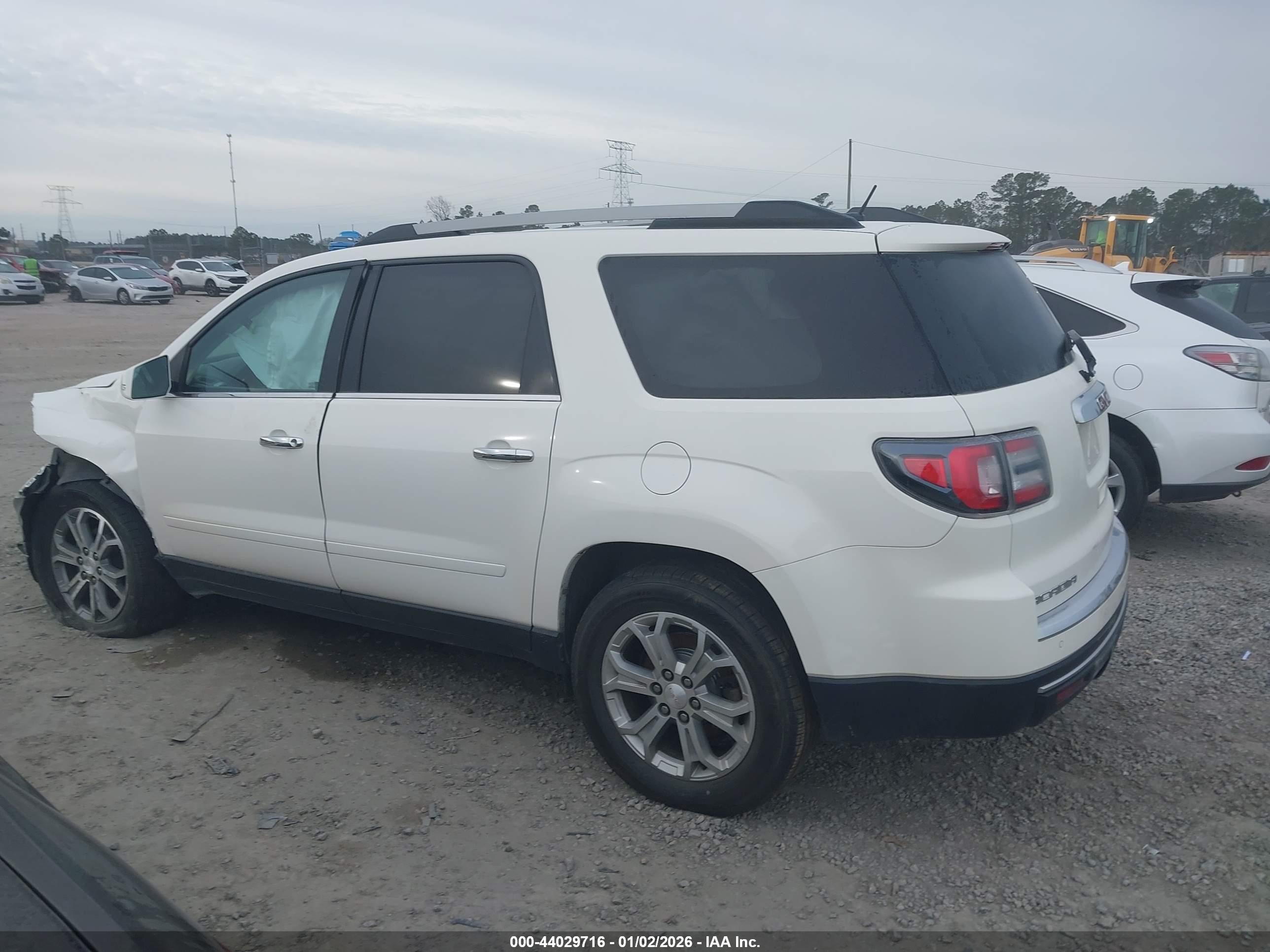 GMC ACADIA image 3