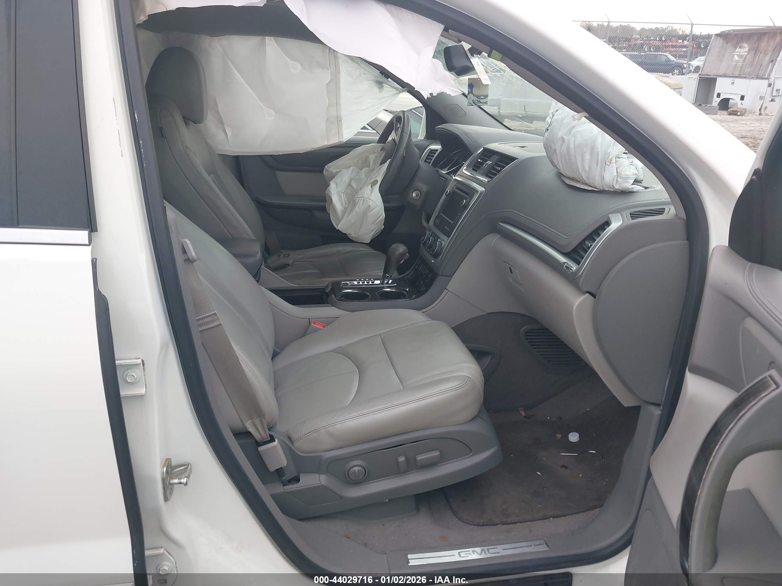 GMC ACADIA image 5