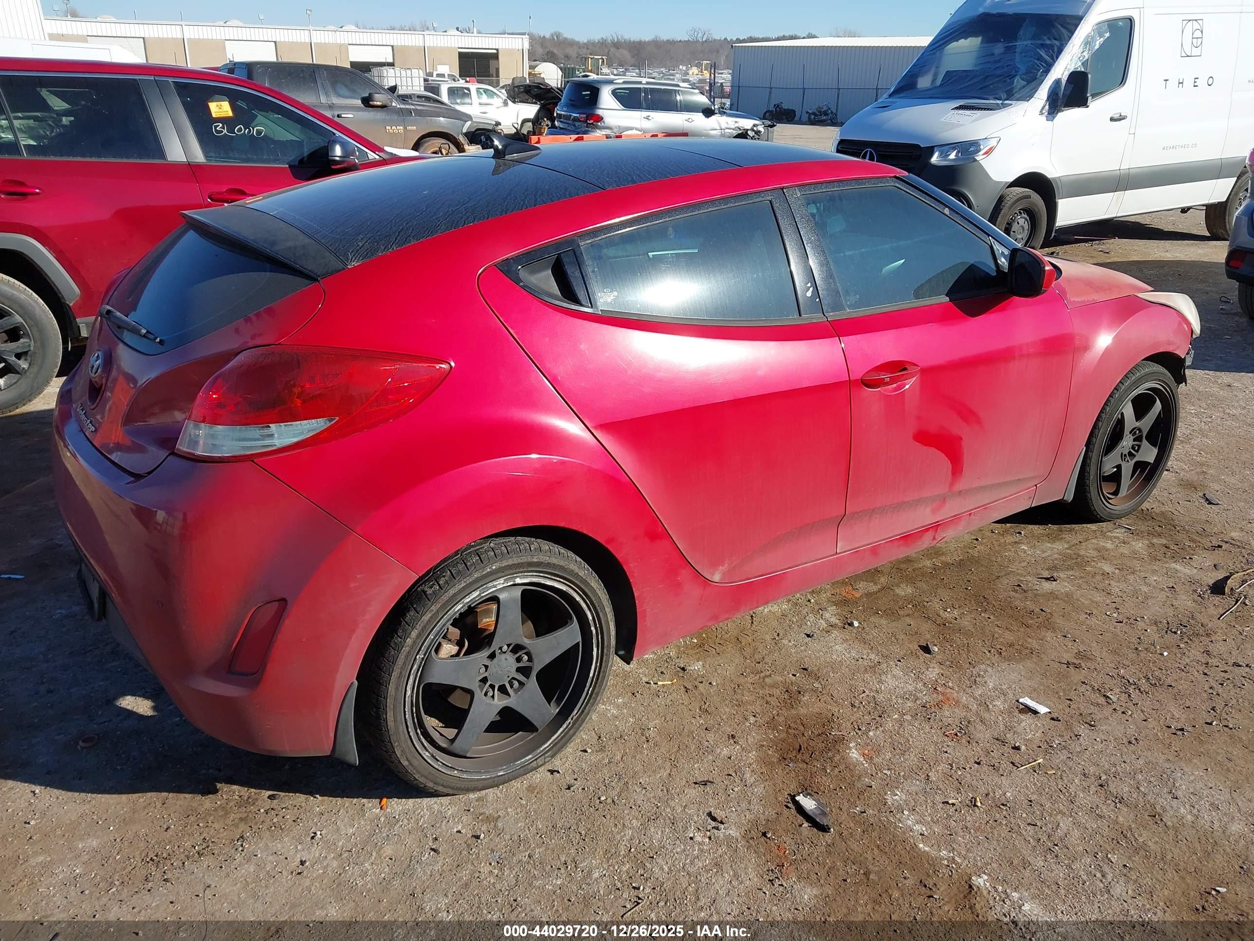 HYUNDAI VELOSTER image 4