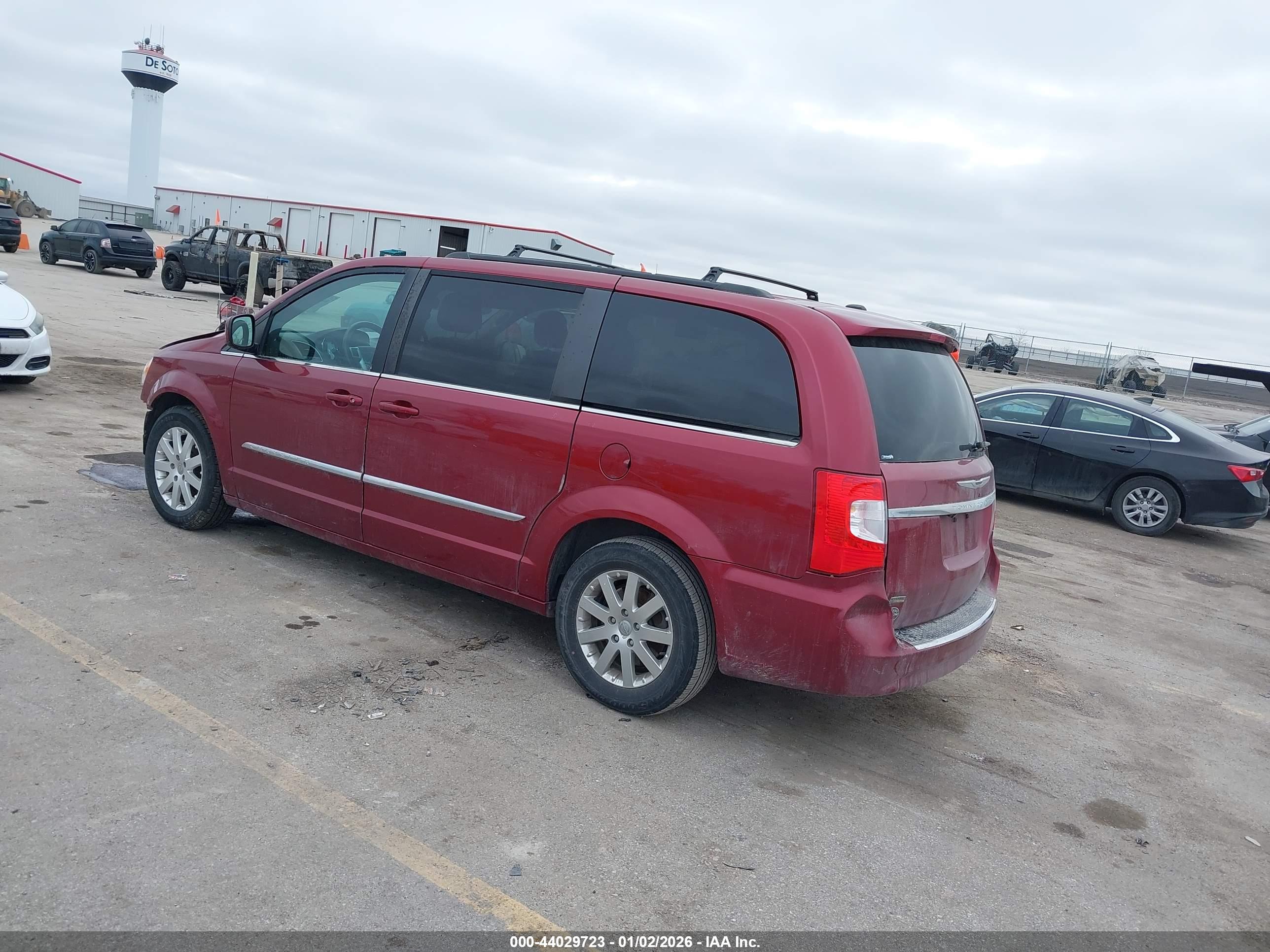 CHRYSLER TOWN image 3