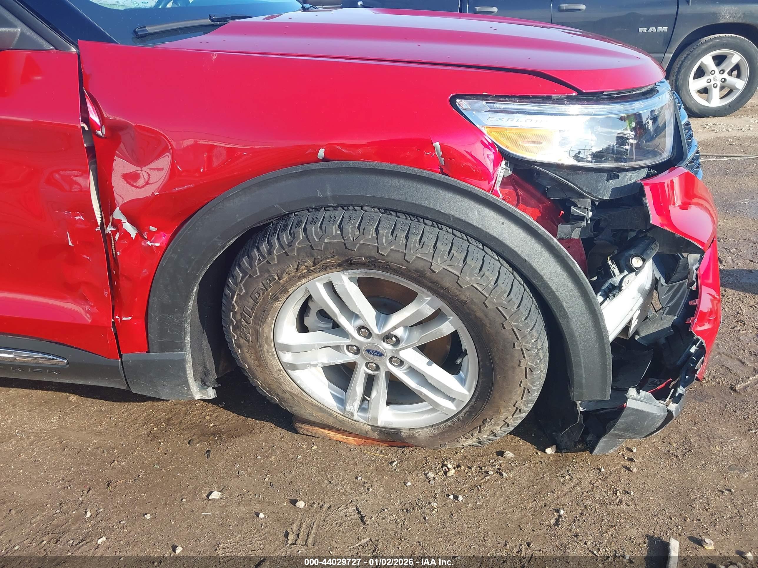FORD EXPLORER image 6