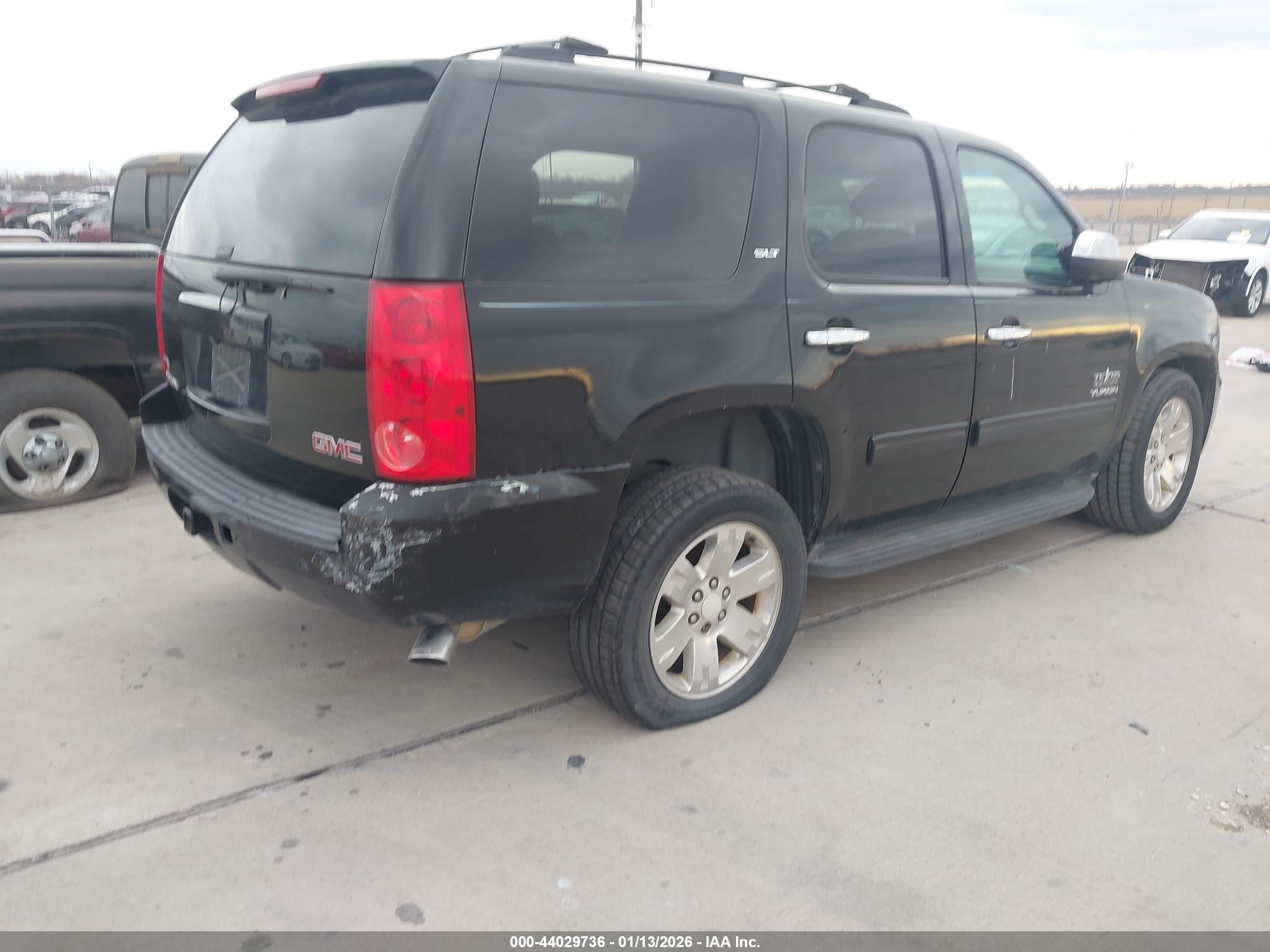 GMC YUKON image 4