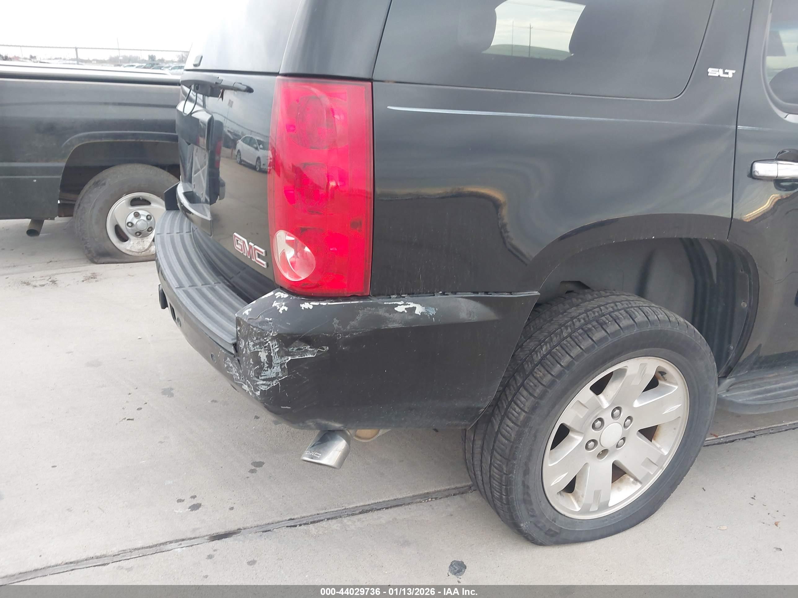 GMC YUKON image 6