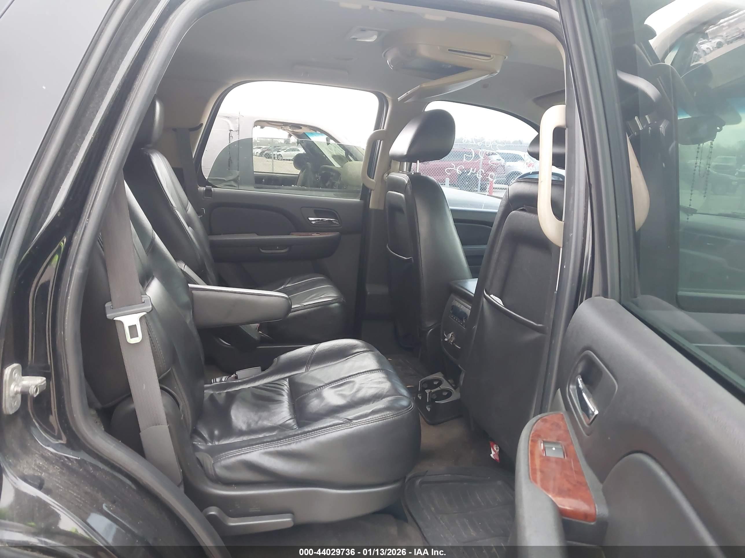 GMC YUKON image 8