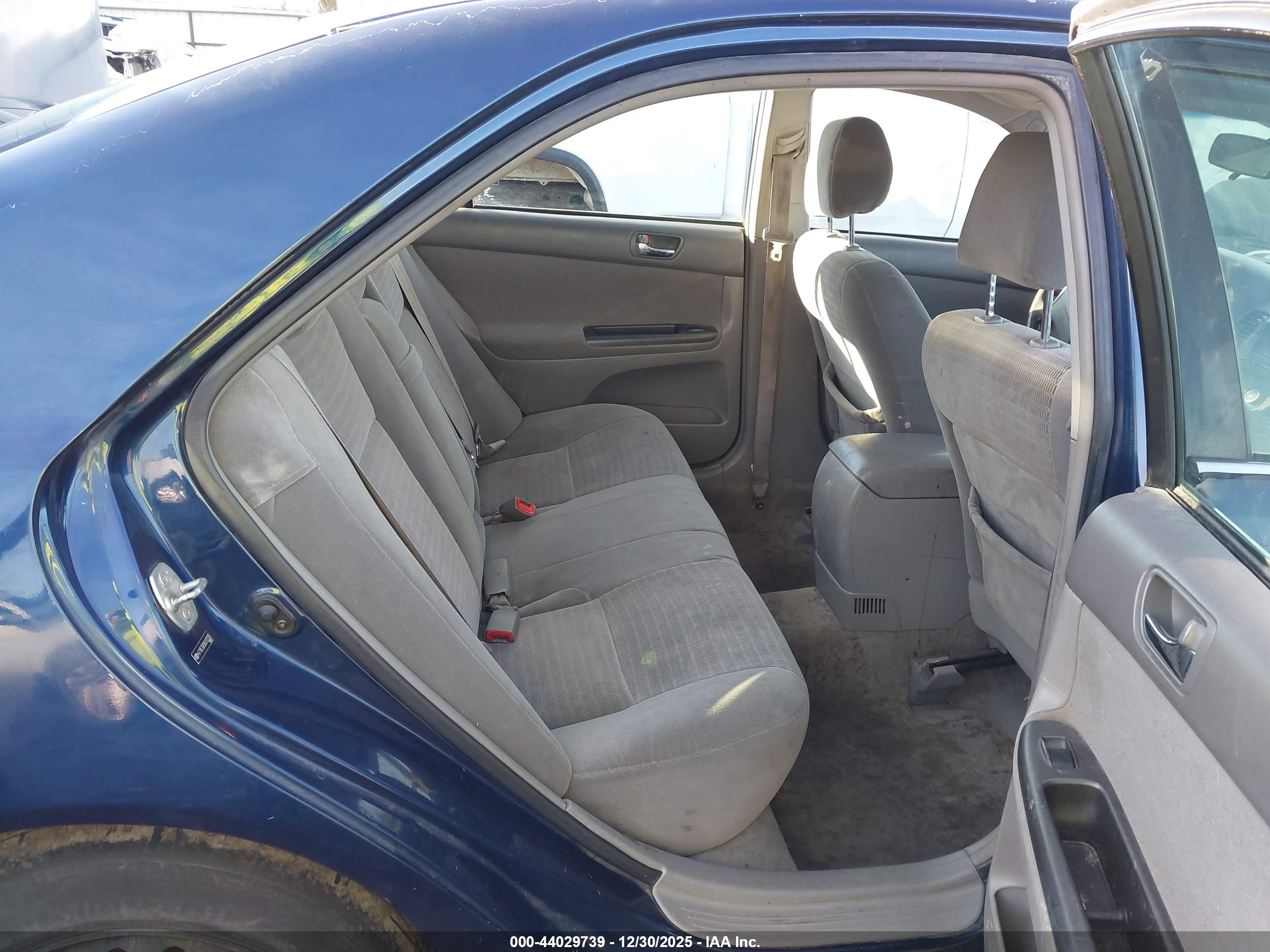 TOYOTA CAMRY image 8