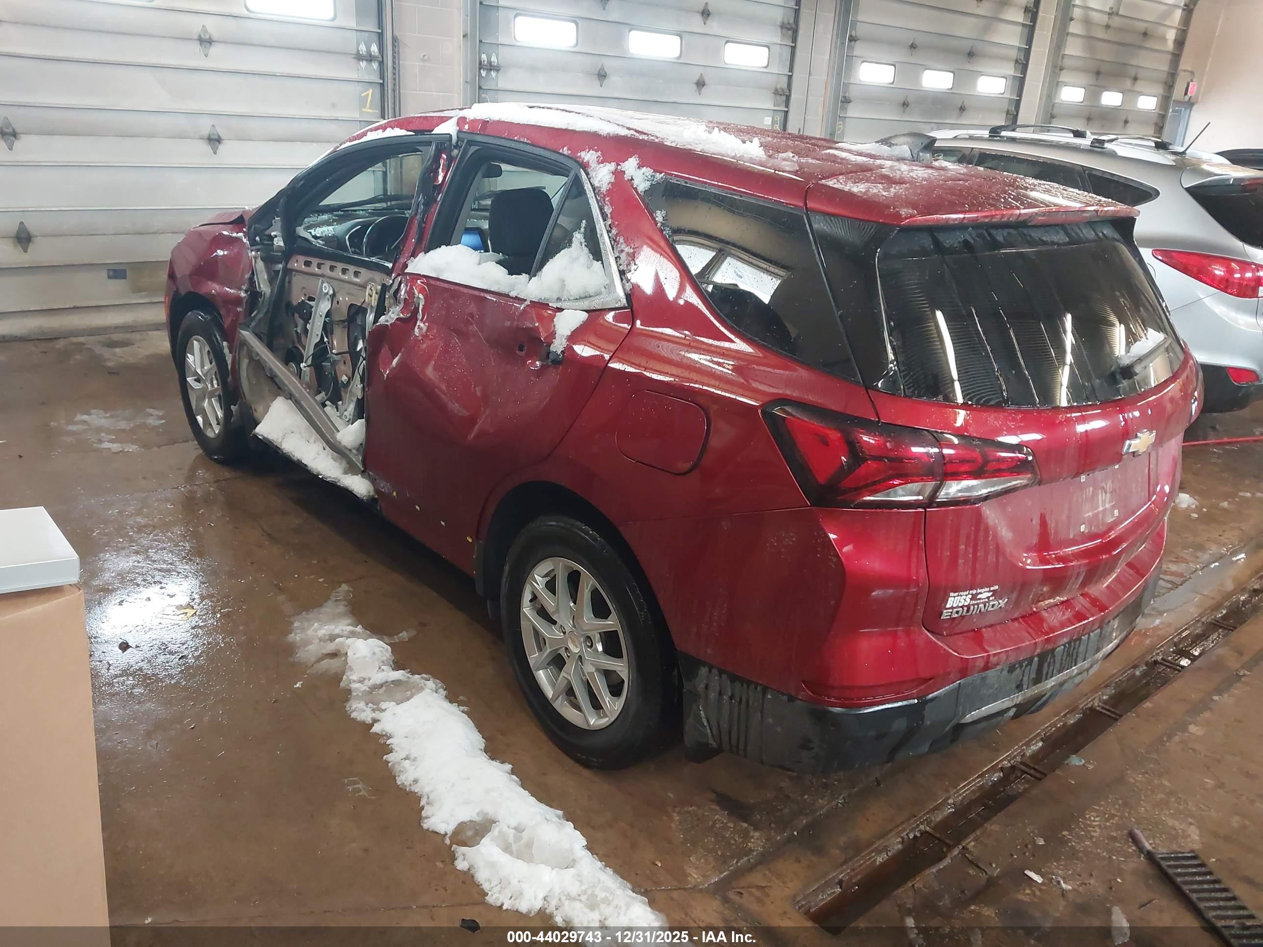 CHEVROLET EQUINOX image 3