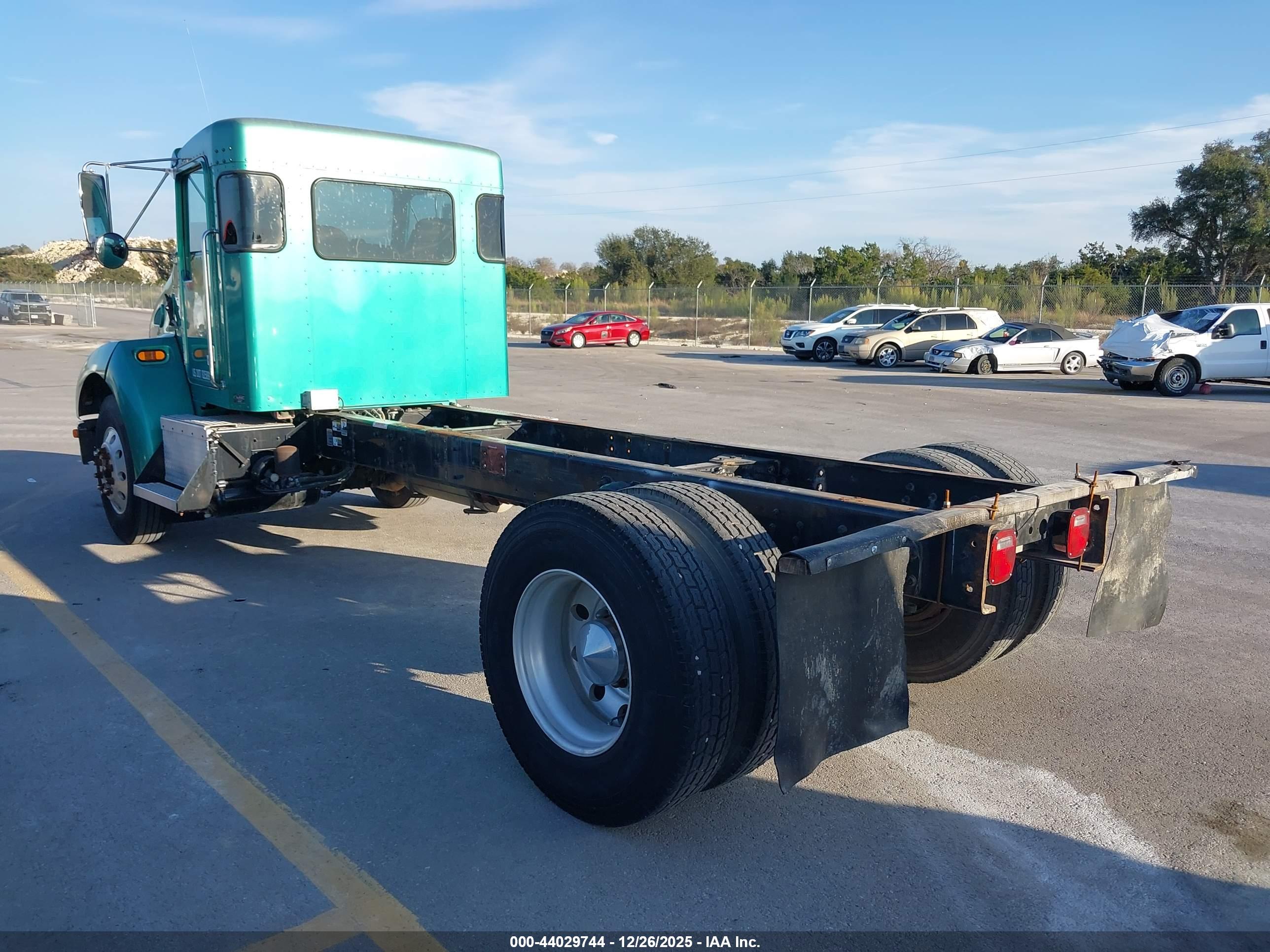 KENWORTH CONSTRUCTION image 3