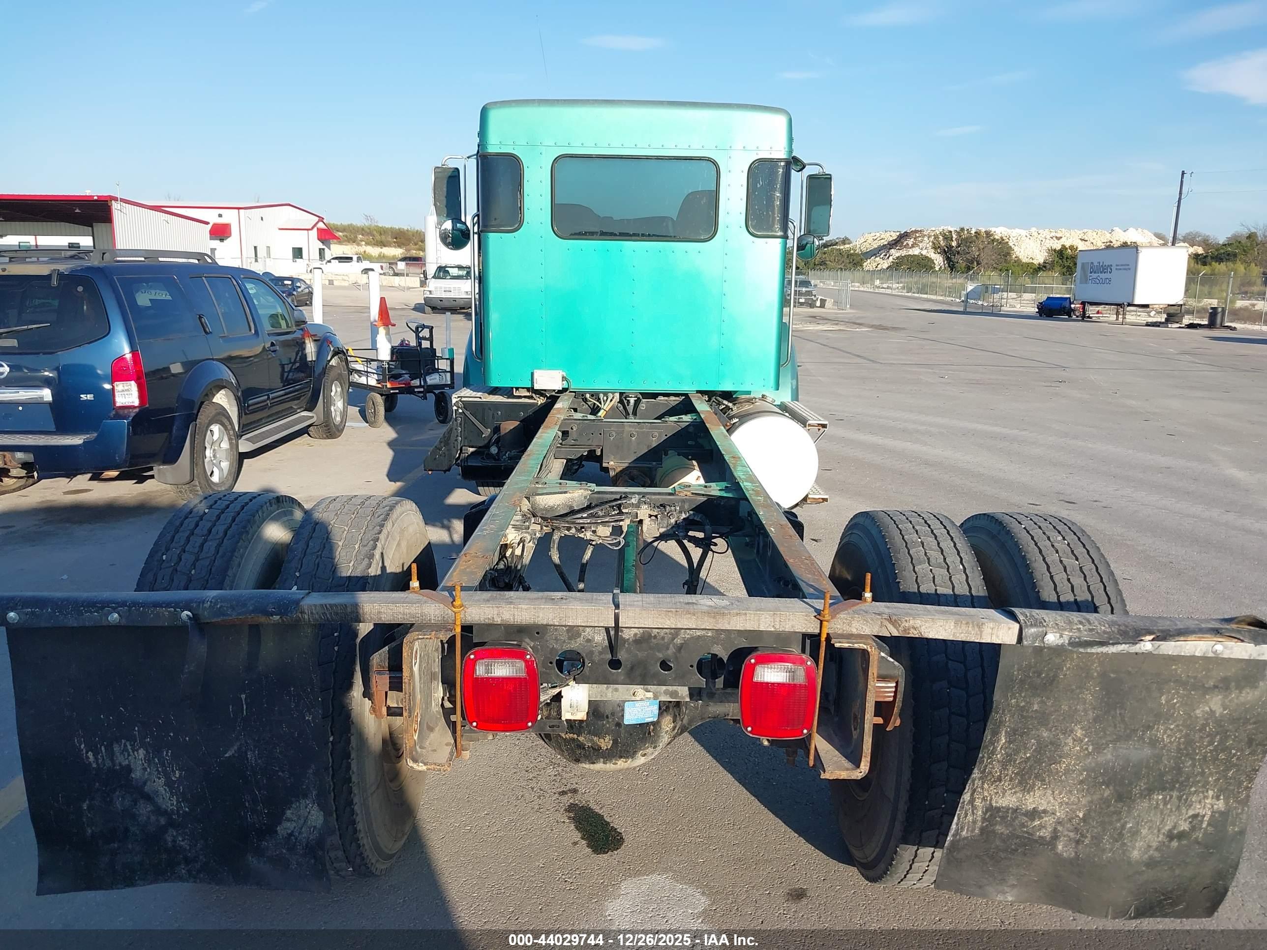 KENWORTH CONSTRUCTION image 8