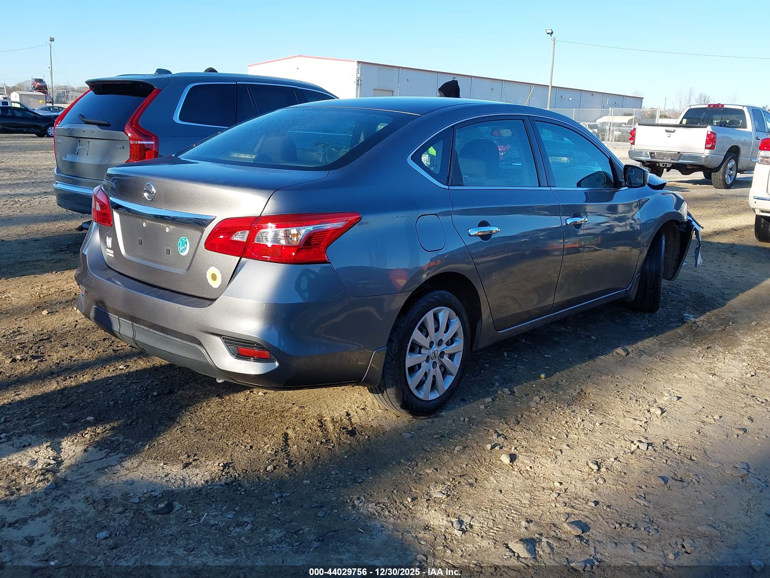 NISSAN SENTRA image 4