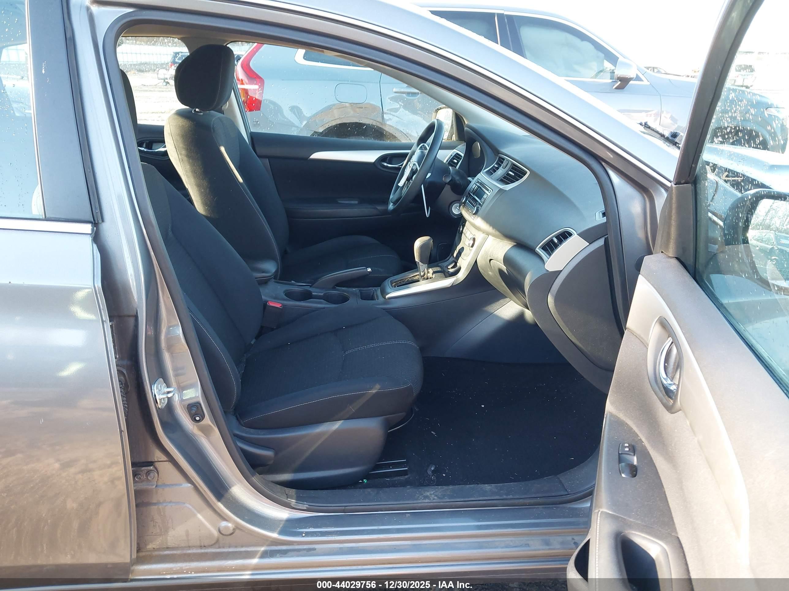 NISSAN SENTRA image 5