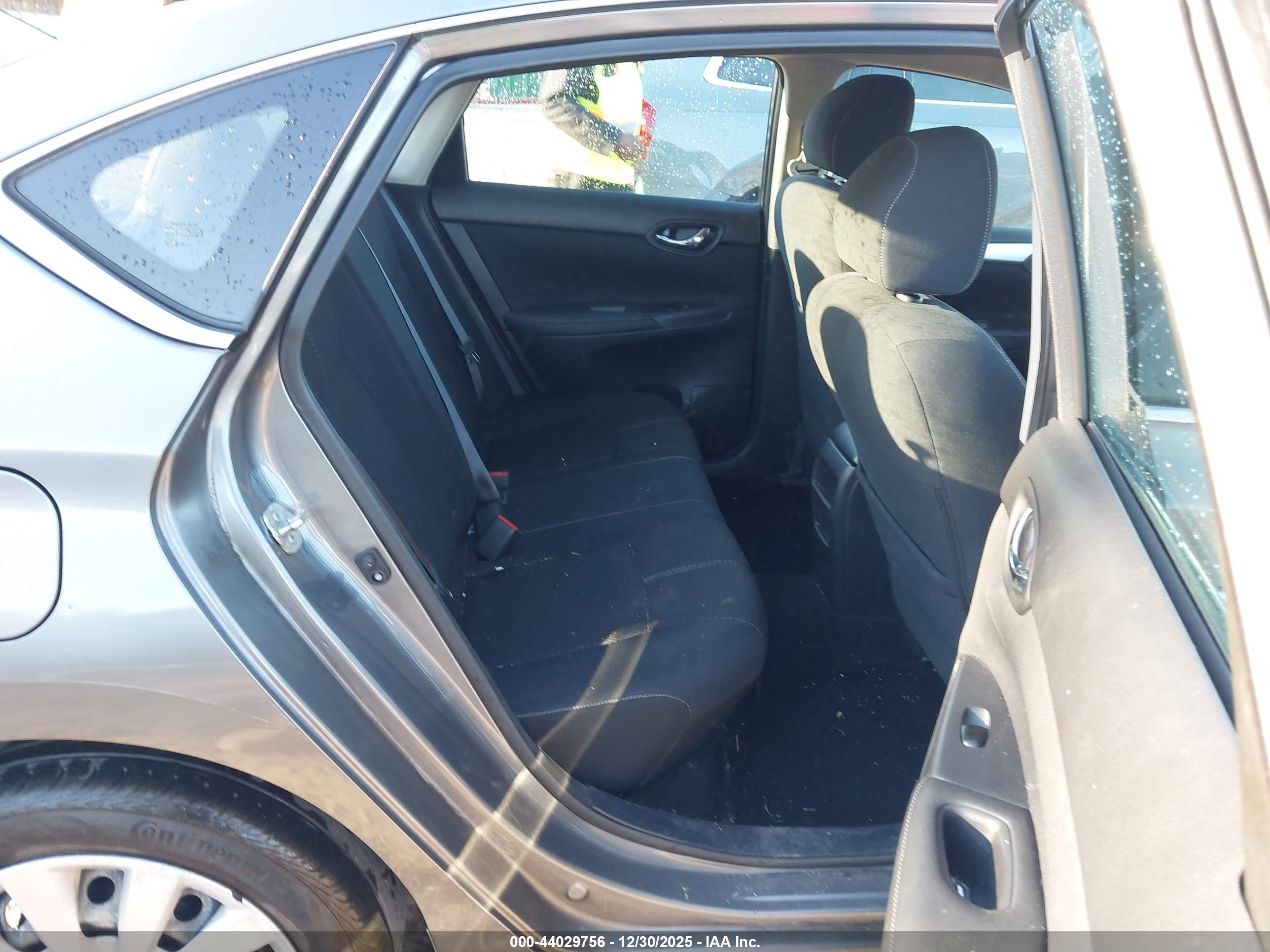 NISSAN SENTRA image 8