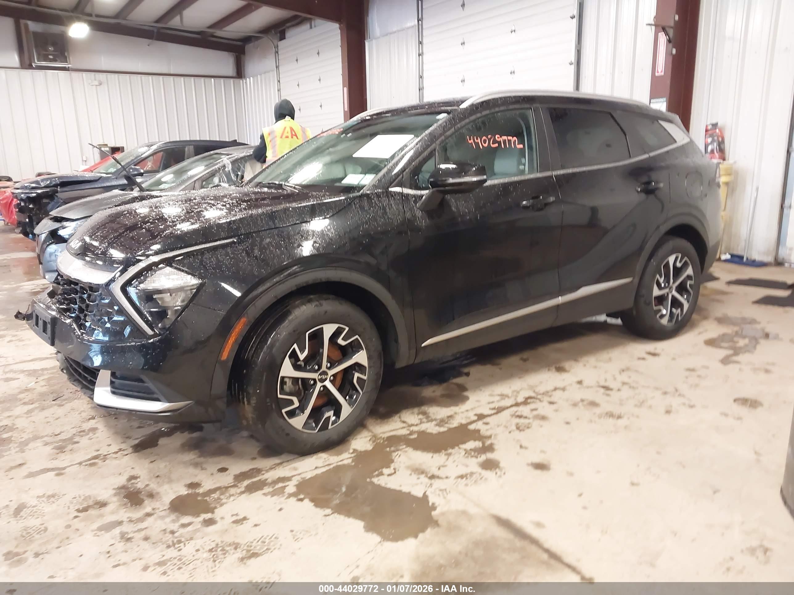 KIA SPORTAGE image 2