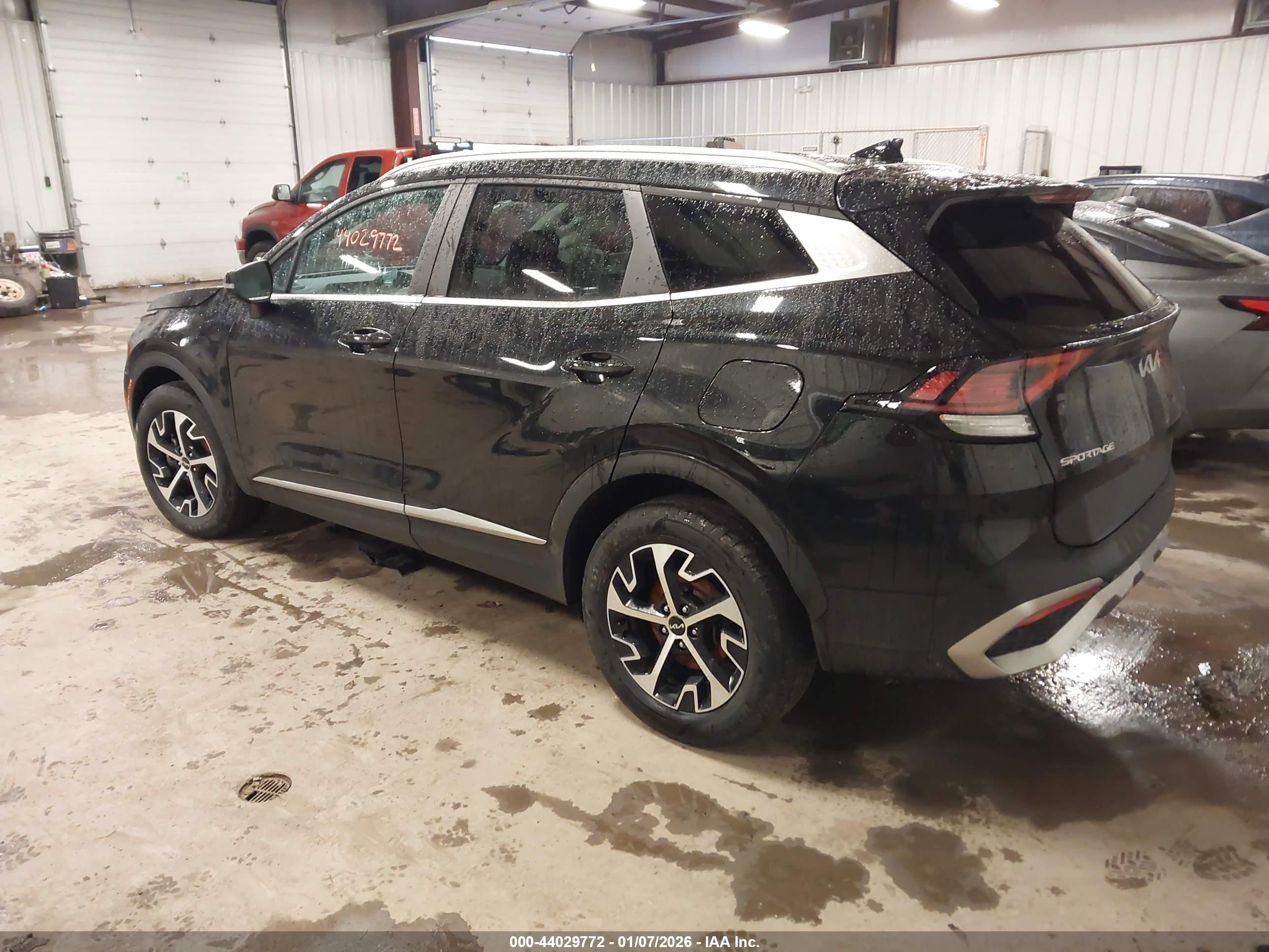 KIA SPORTAGE image 3