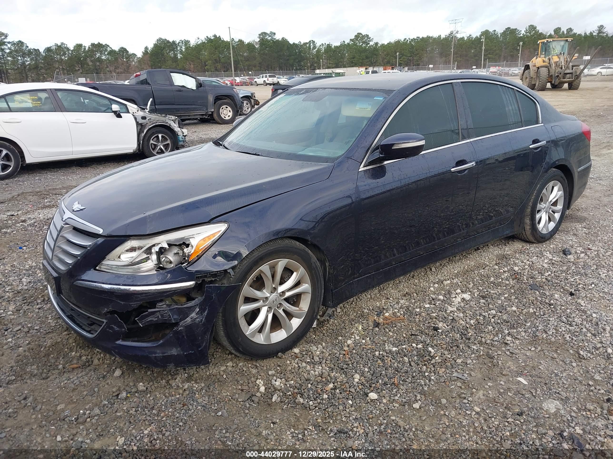HYUNDAI GENESIS image 2