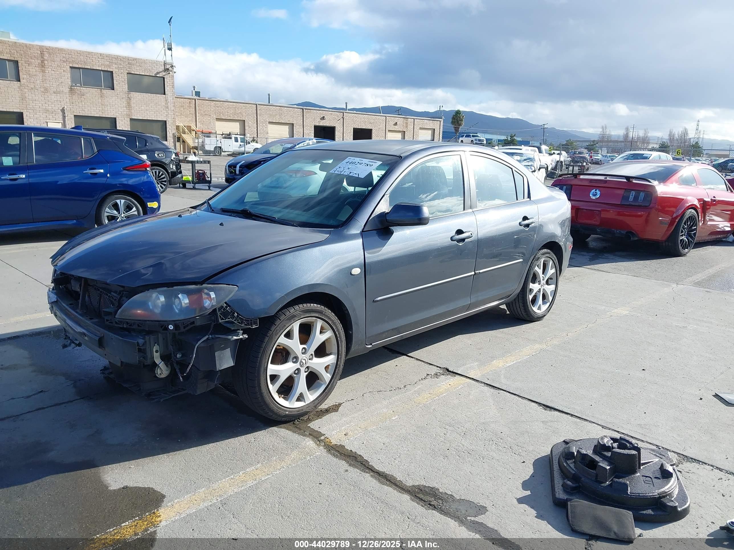MAZDA MAZDA3 image 2