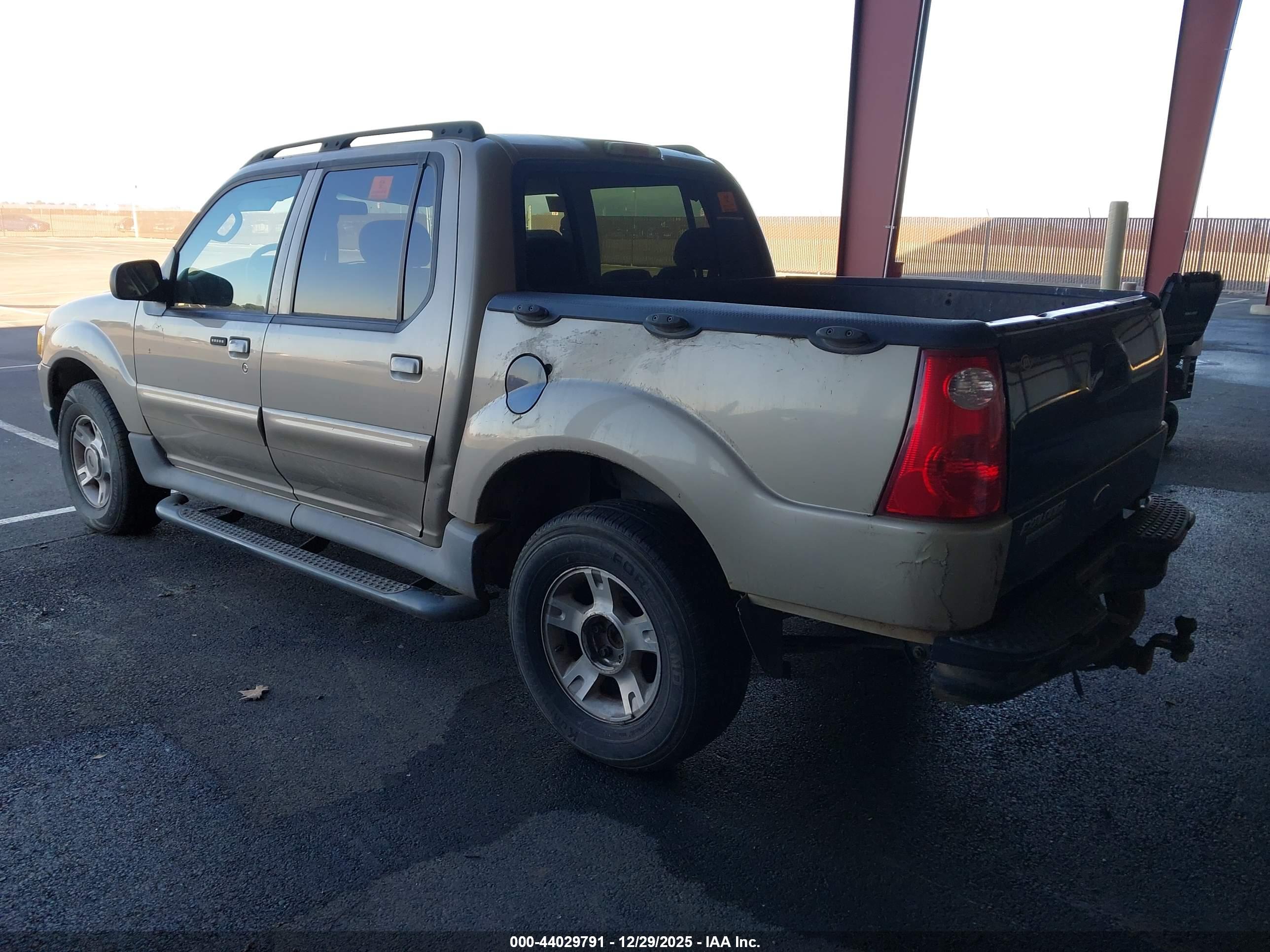 FORD EXPLORER image 3