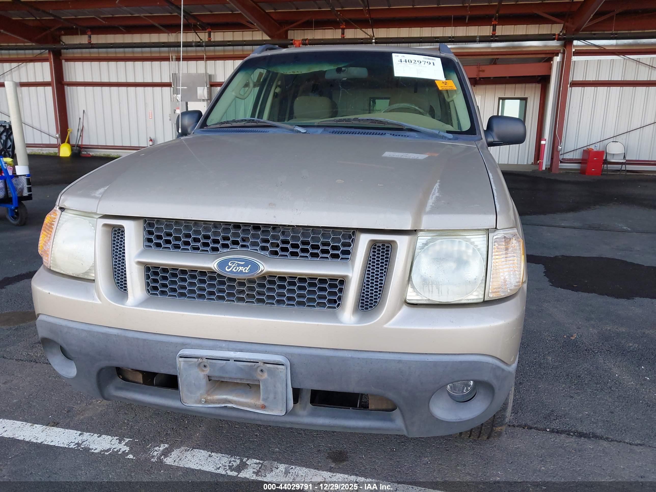 FORD EXPLORER image 6