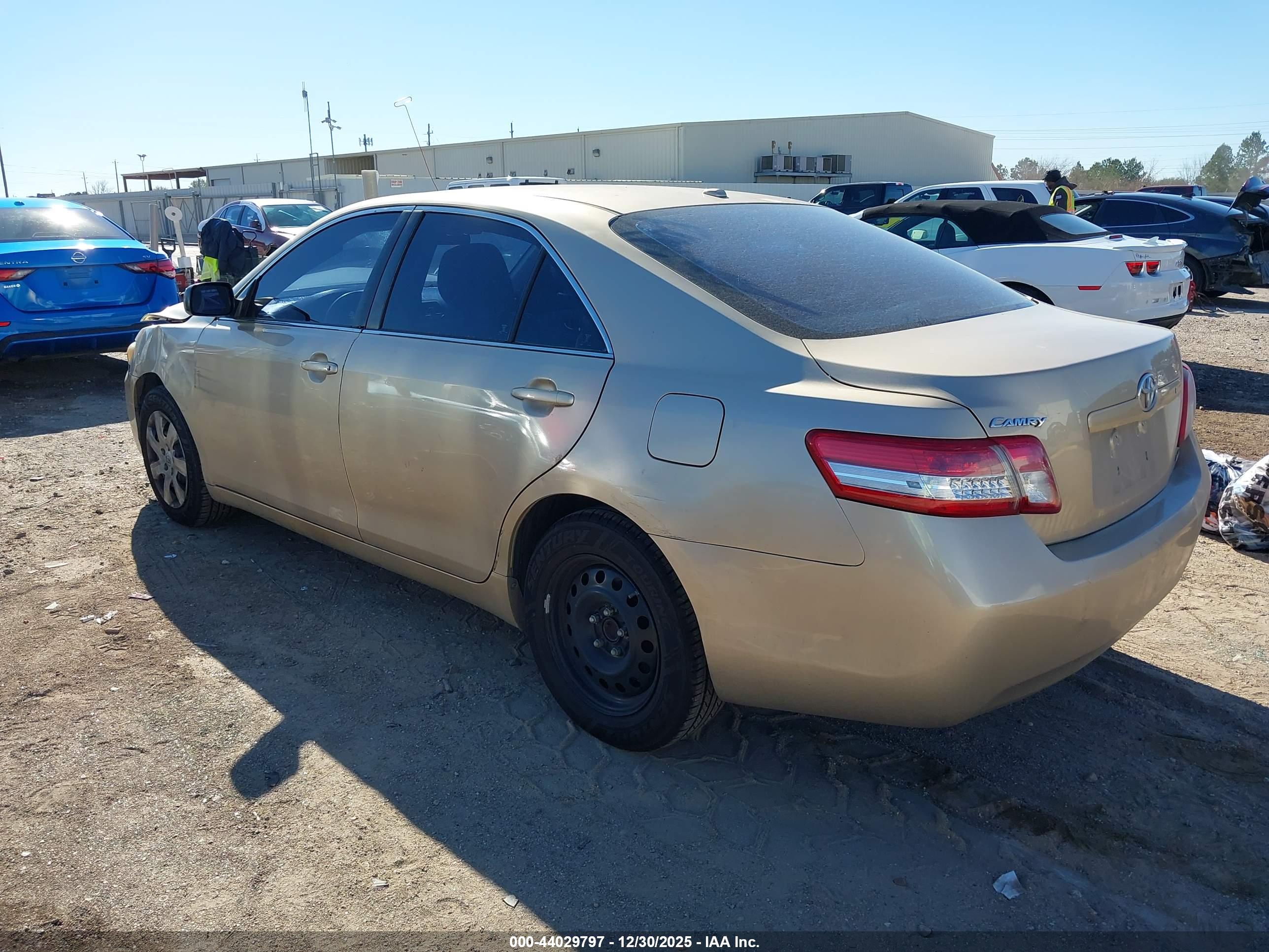 TOYOTA CAMRY image 3