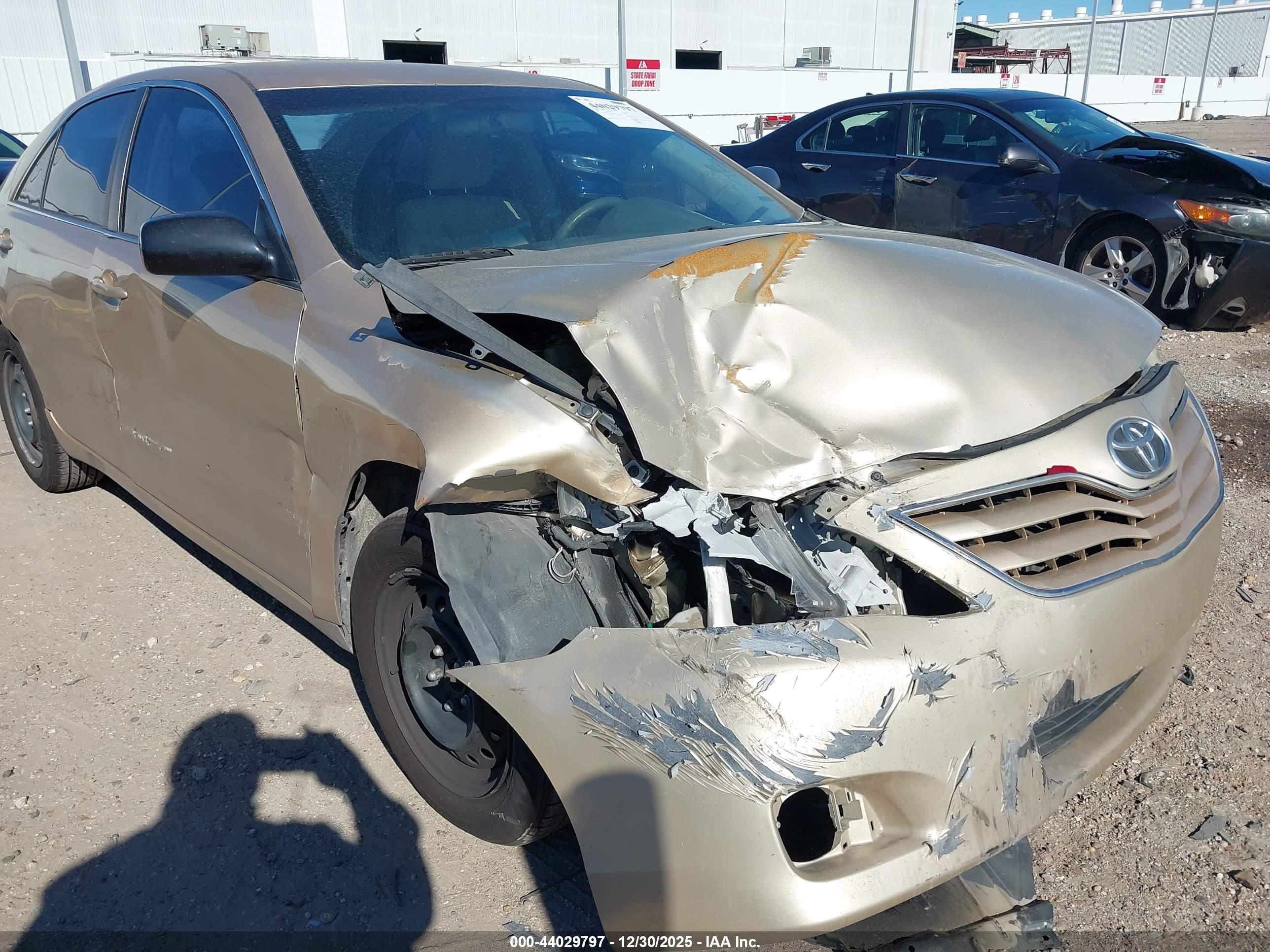 TOYOTA CAMRY image 6