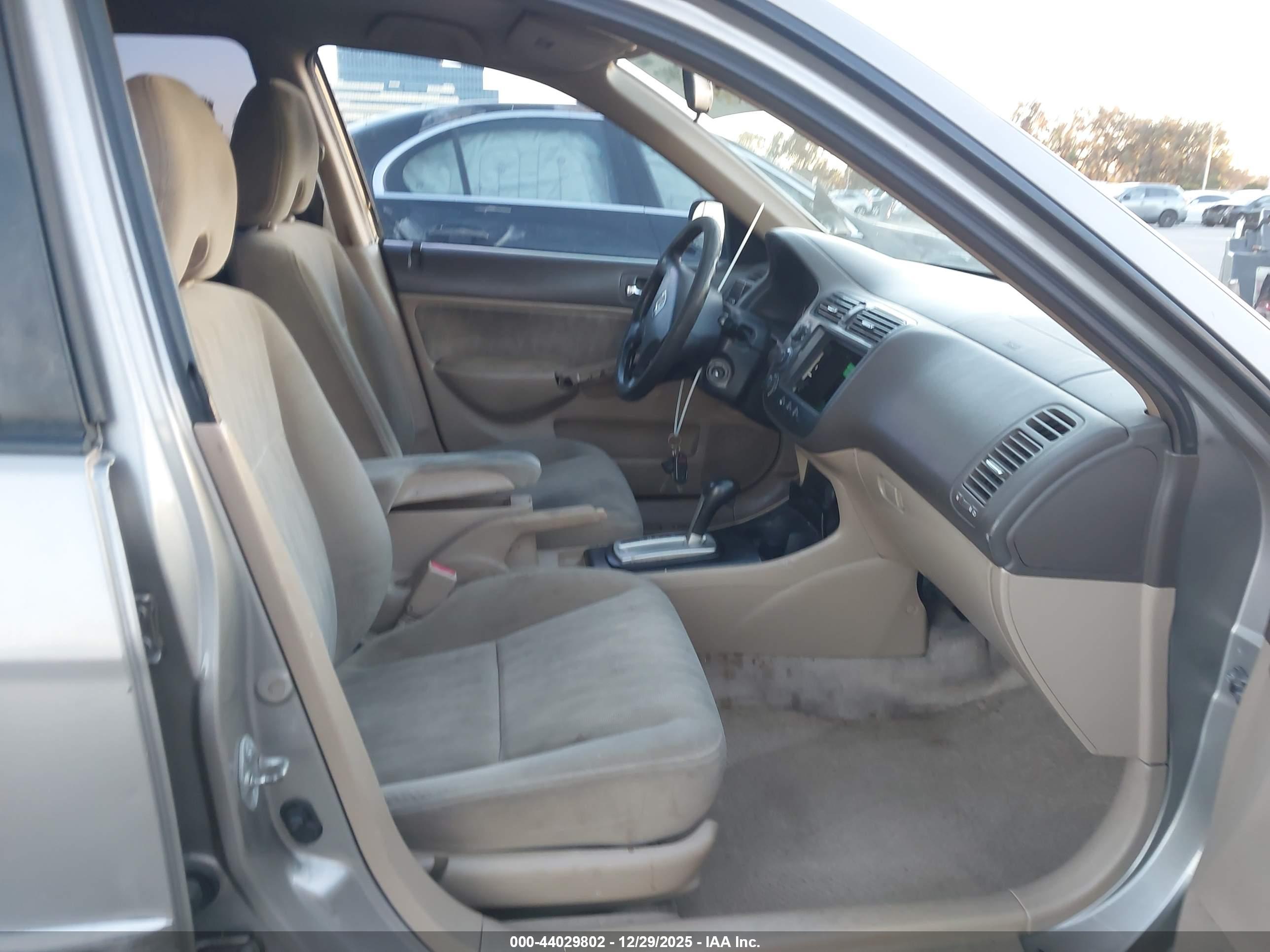 HONDA CIVIC image 5