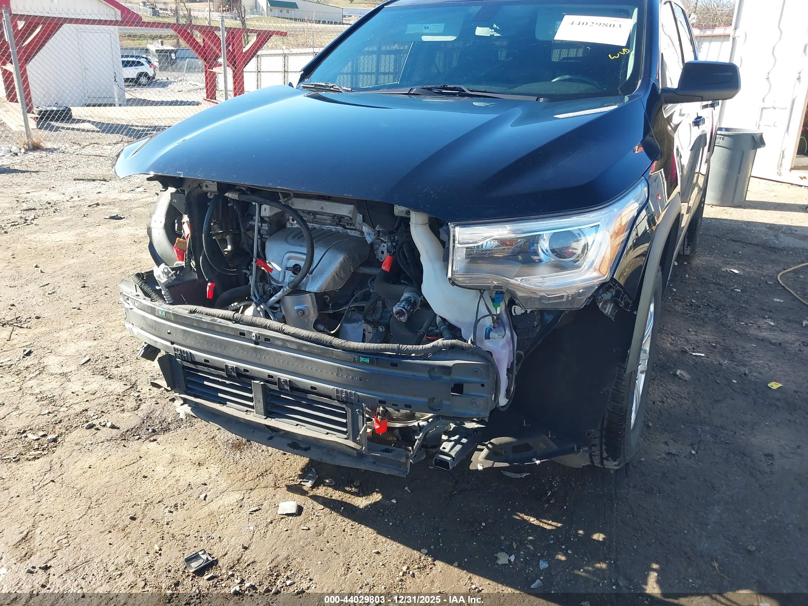 GMC ACADIA image 6