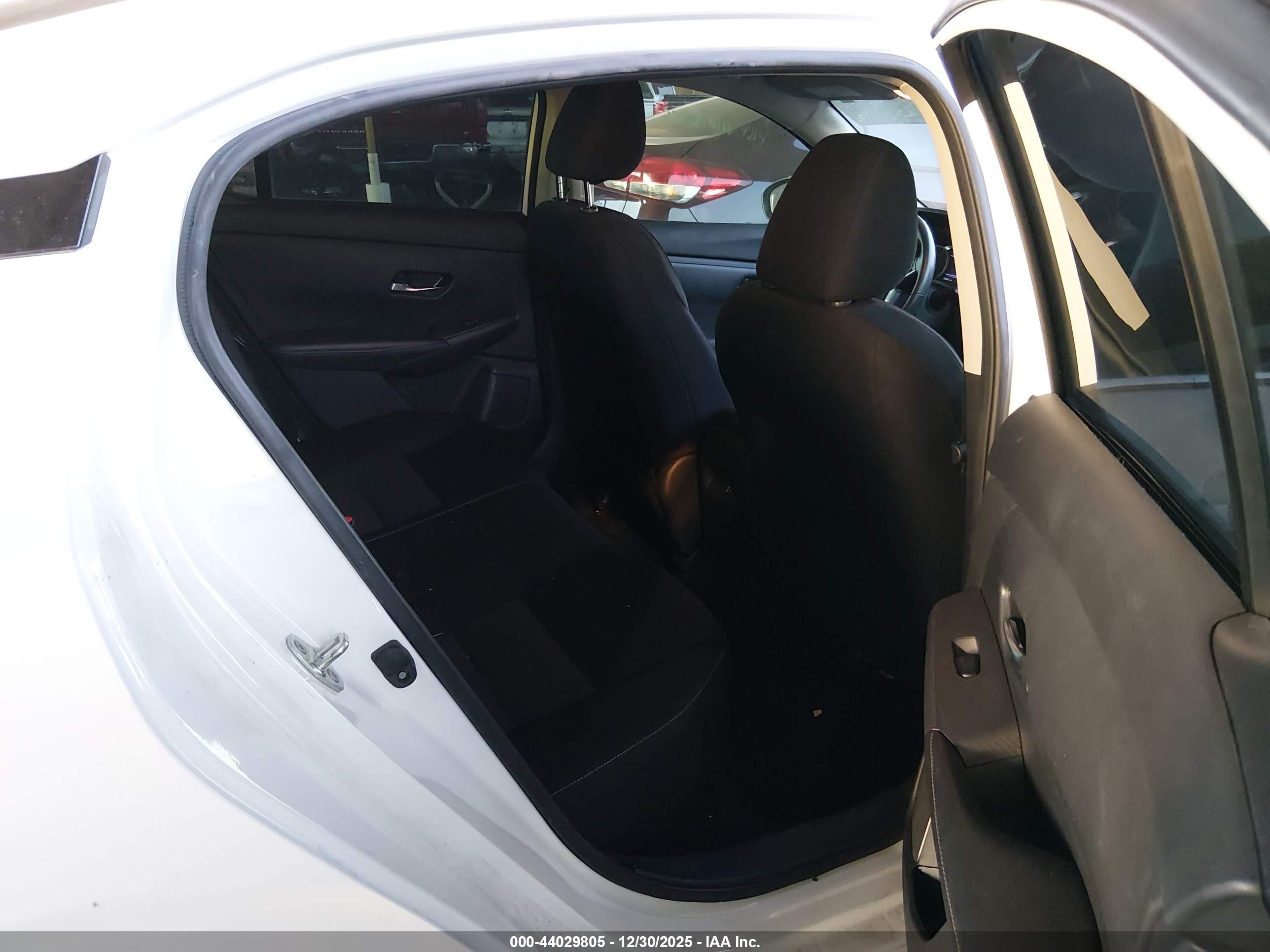 NISSAN SENTRA image 8