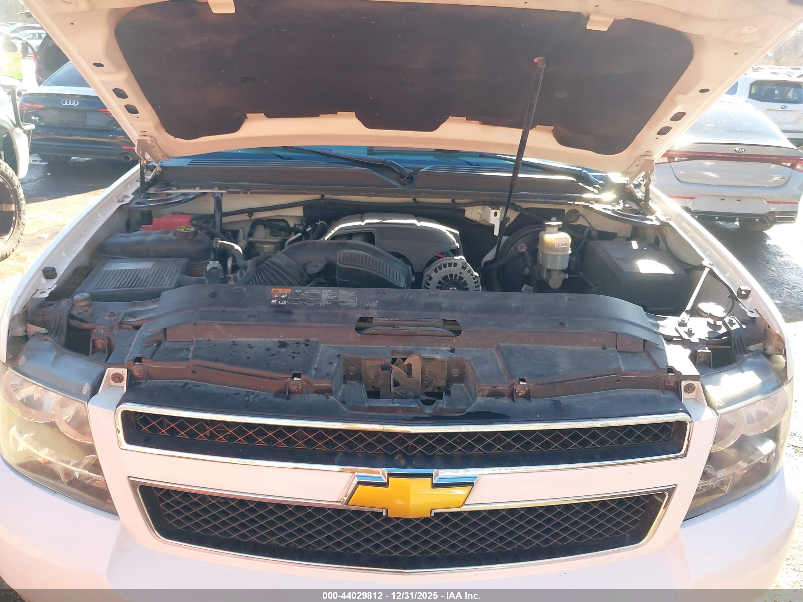 CHEVROLET SUBURBAN image 10