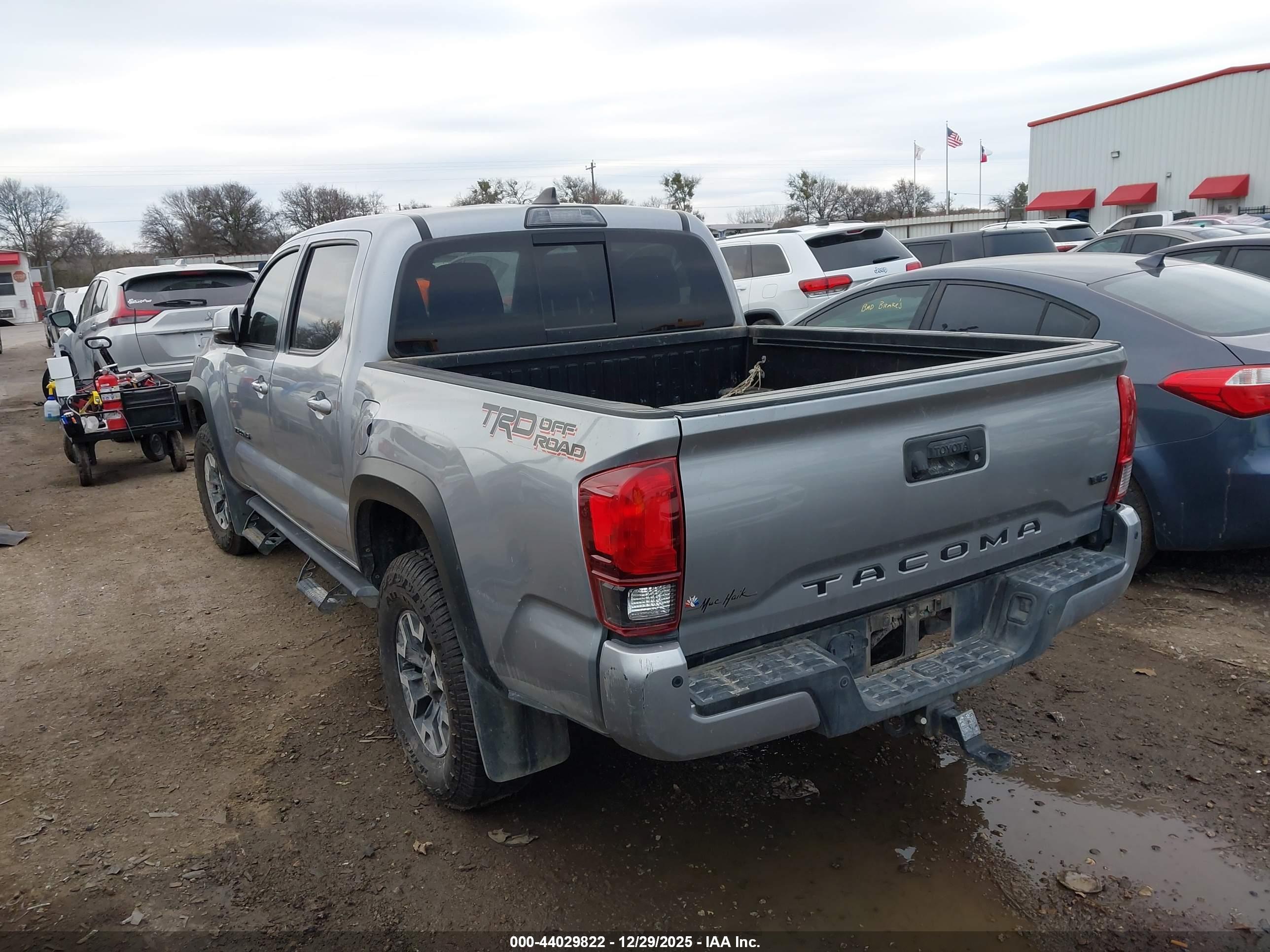 TOYOTA TACOMA image 3