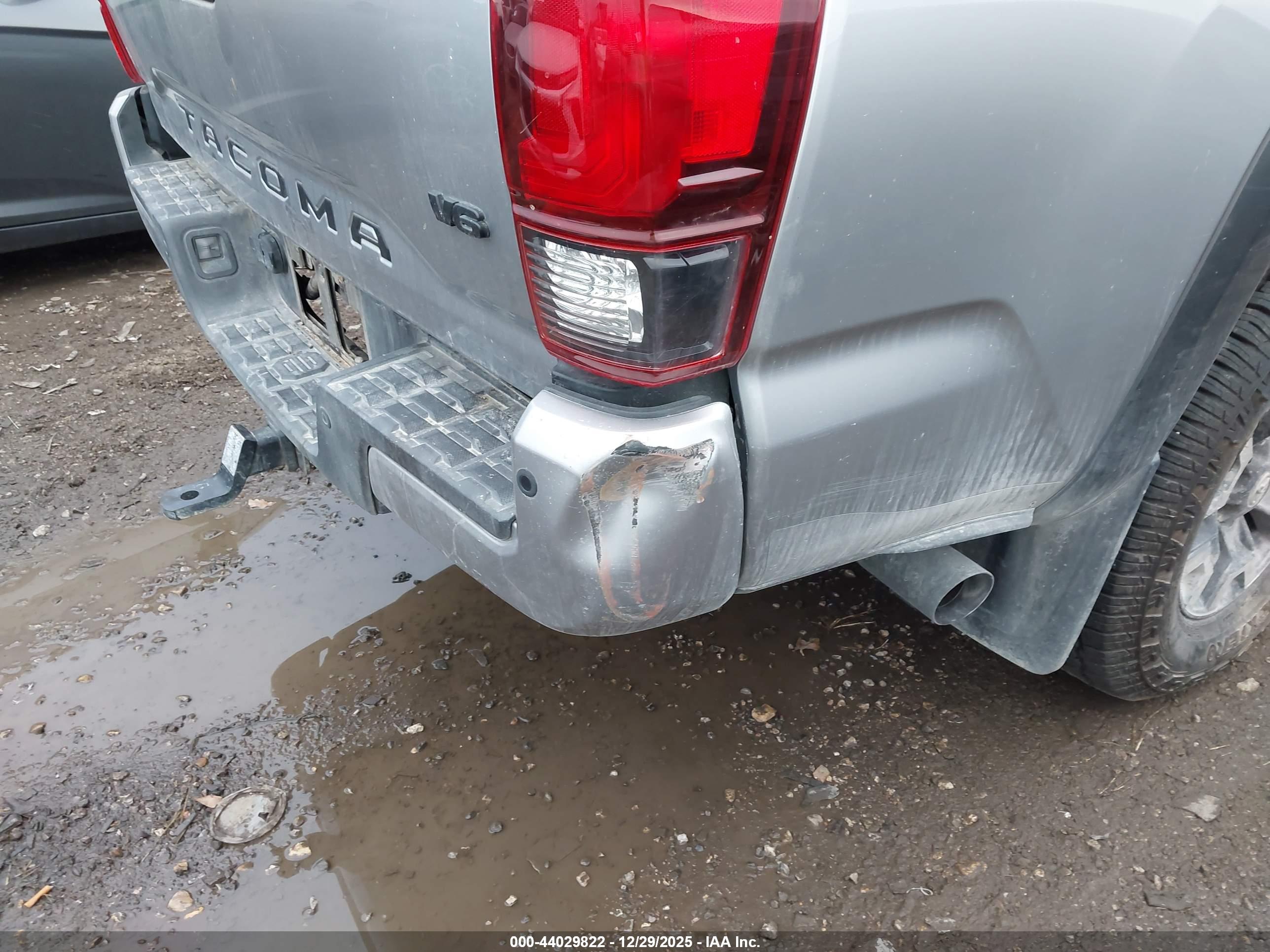 TOYOTA TACOMA image 6