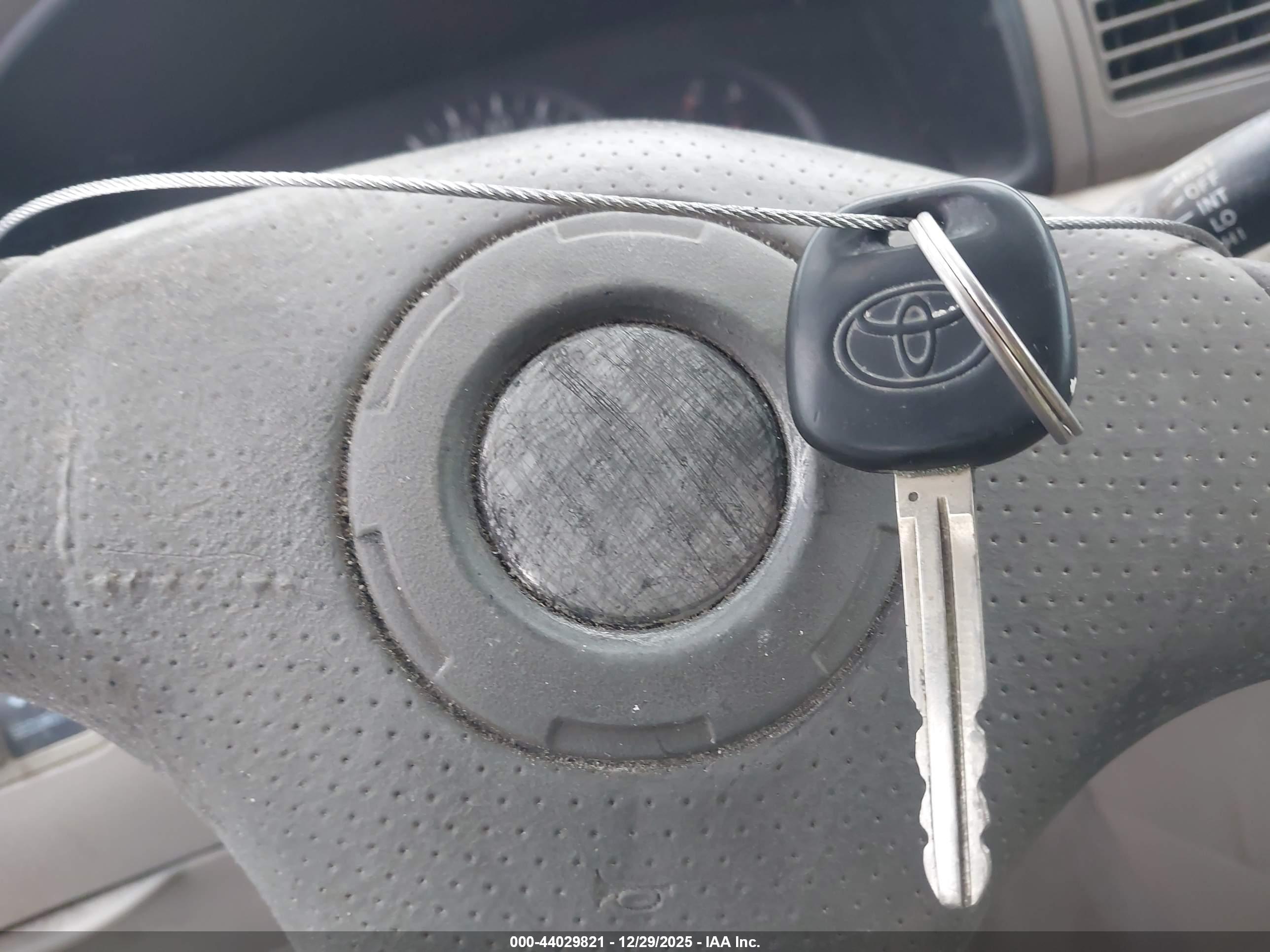 TOYOTA COROLLA image 11