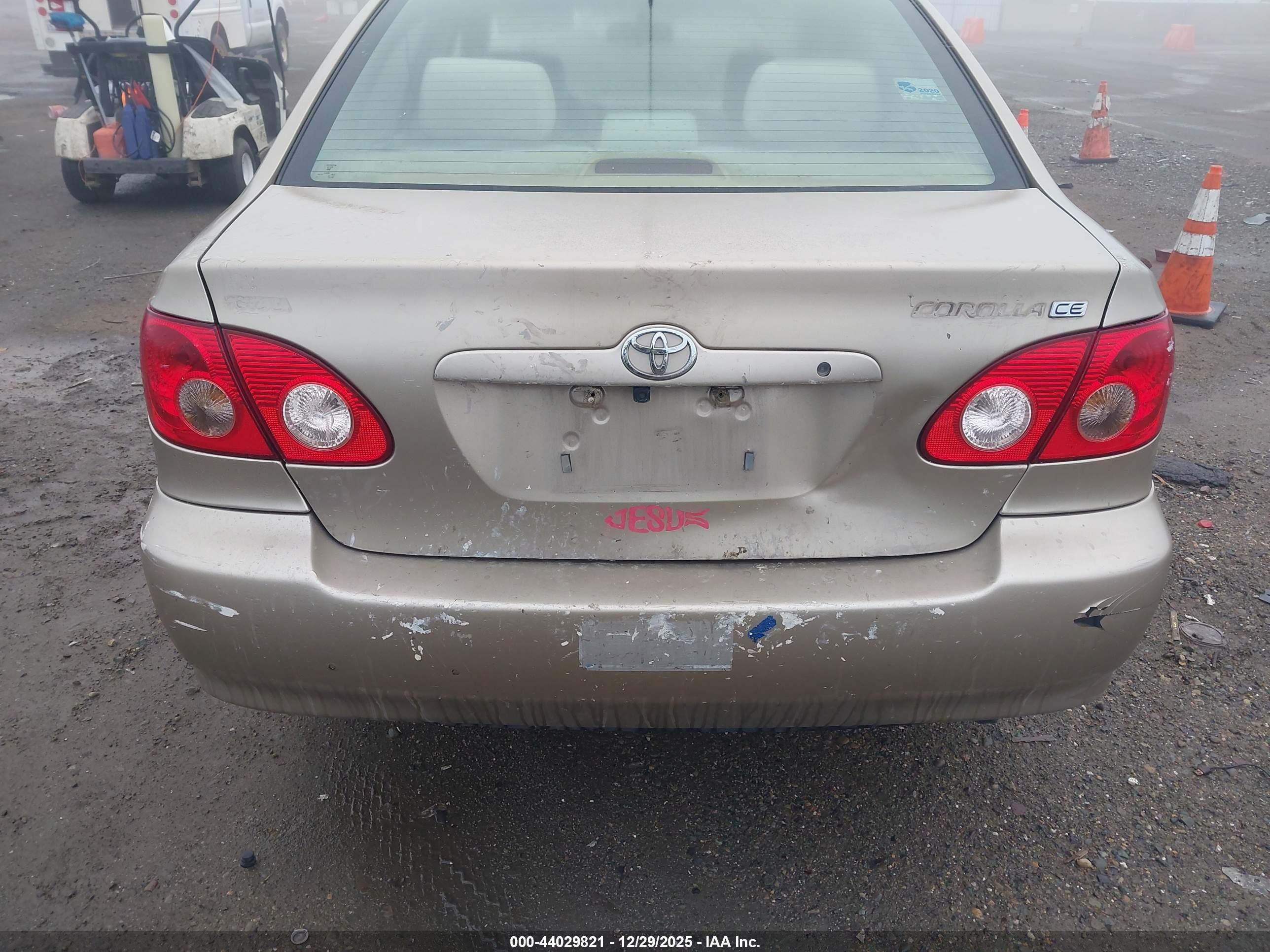 TOYOTA COROLLA image 6