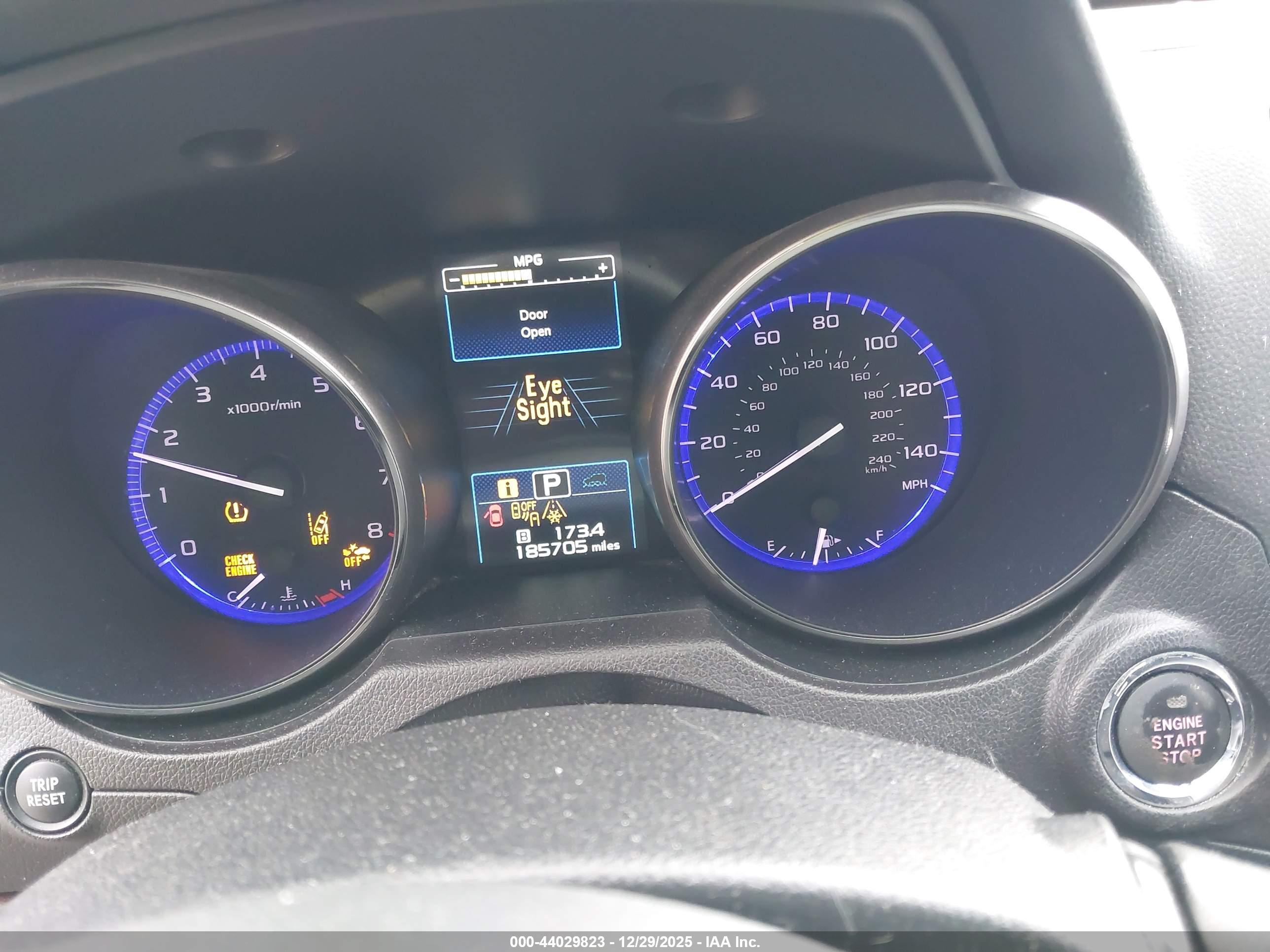 SUBARU OUTBACK image 7