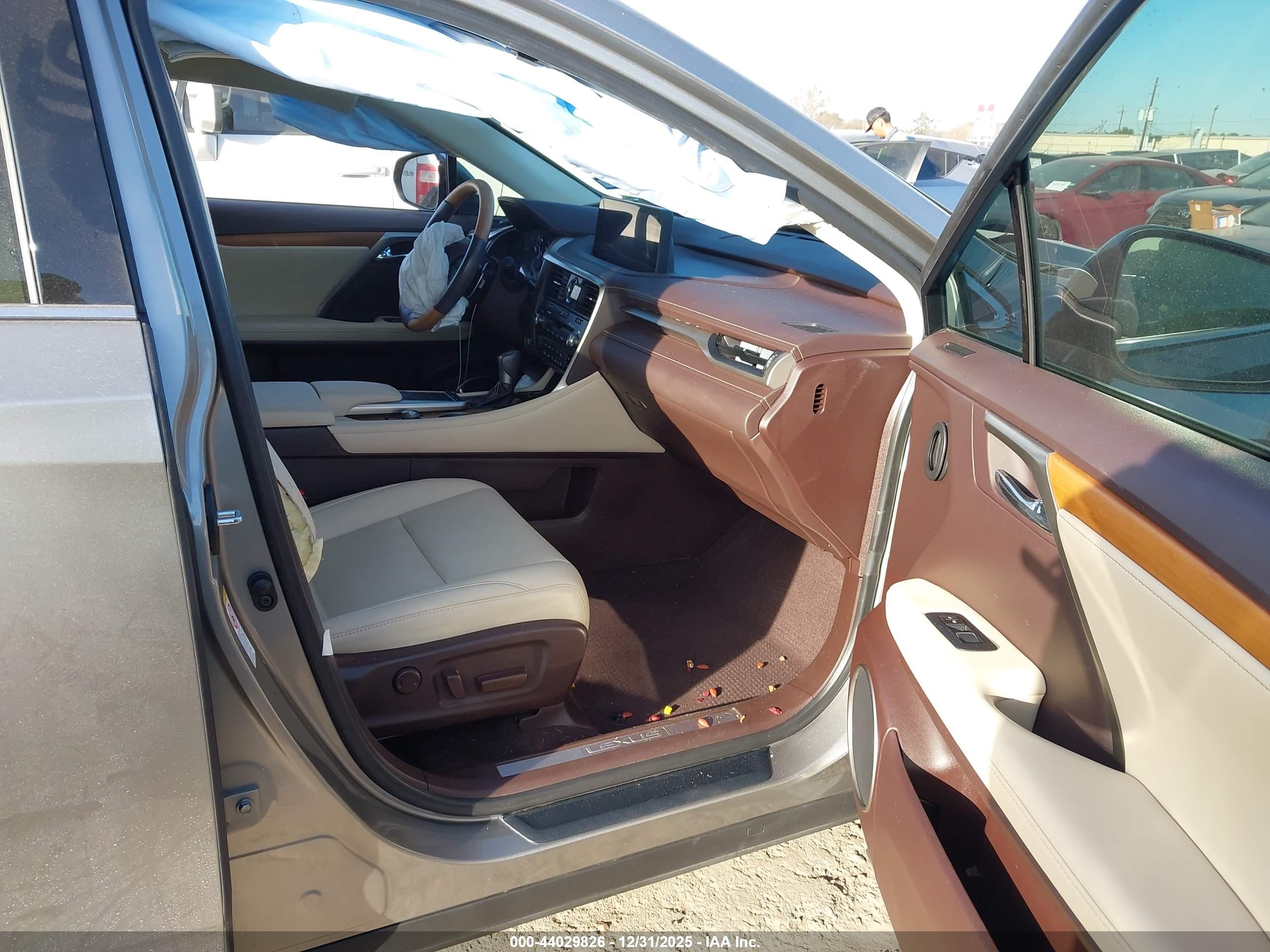 LEXUS RX image 5