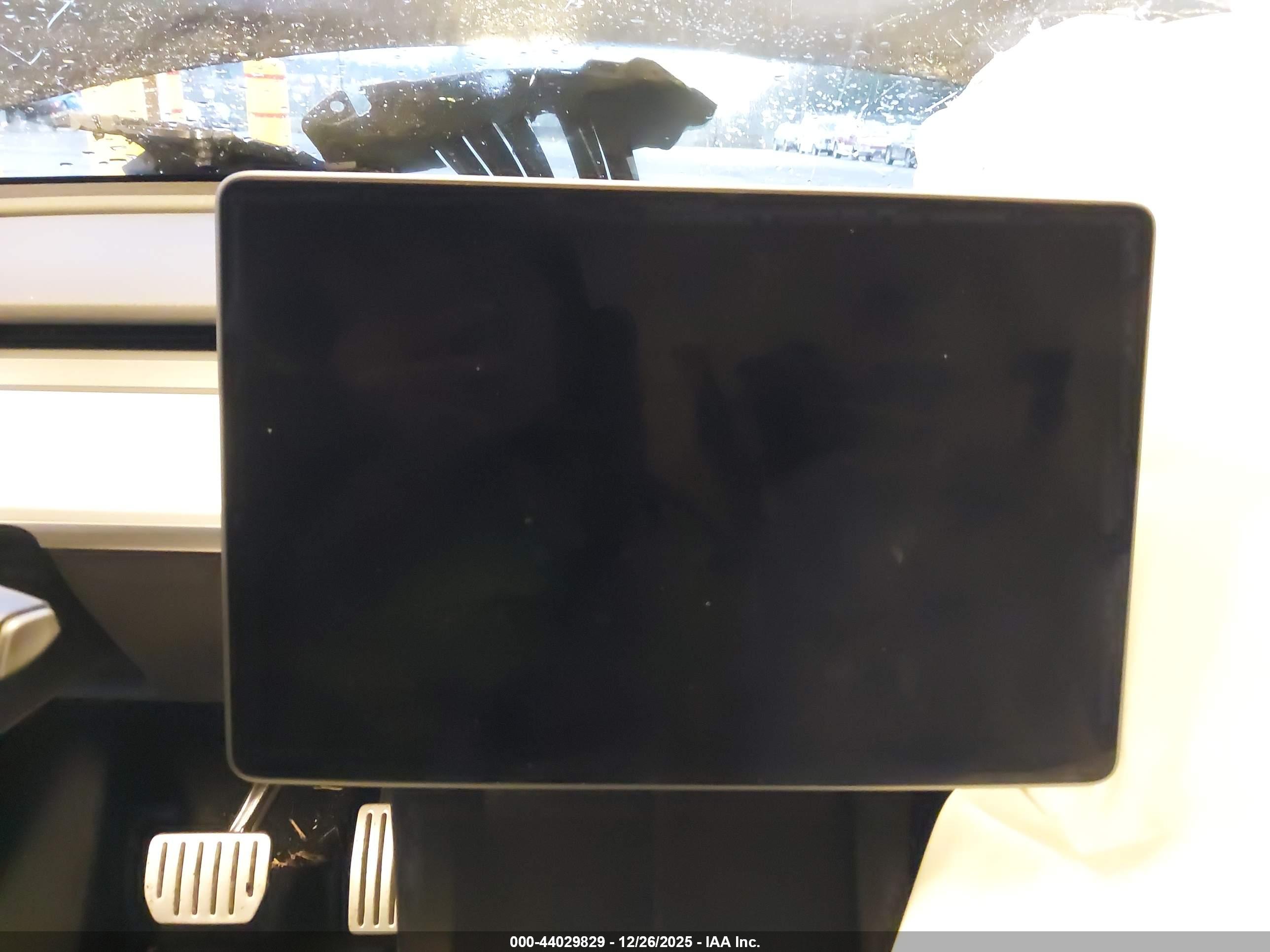 TESLA MODEL image 7