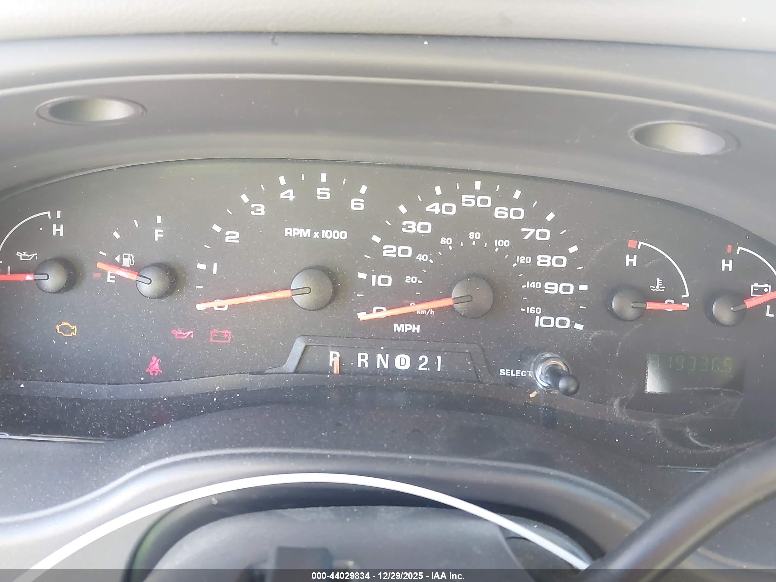 FORD E-150 image 7