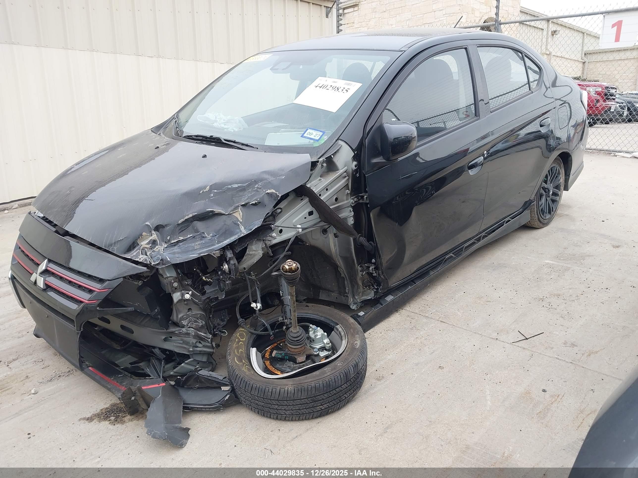 MITSUBISHI MIRAGE image 2