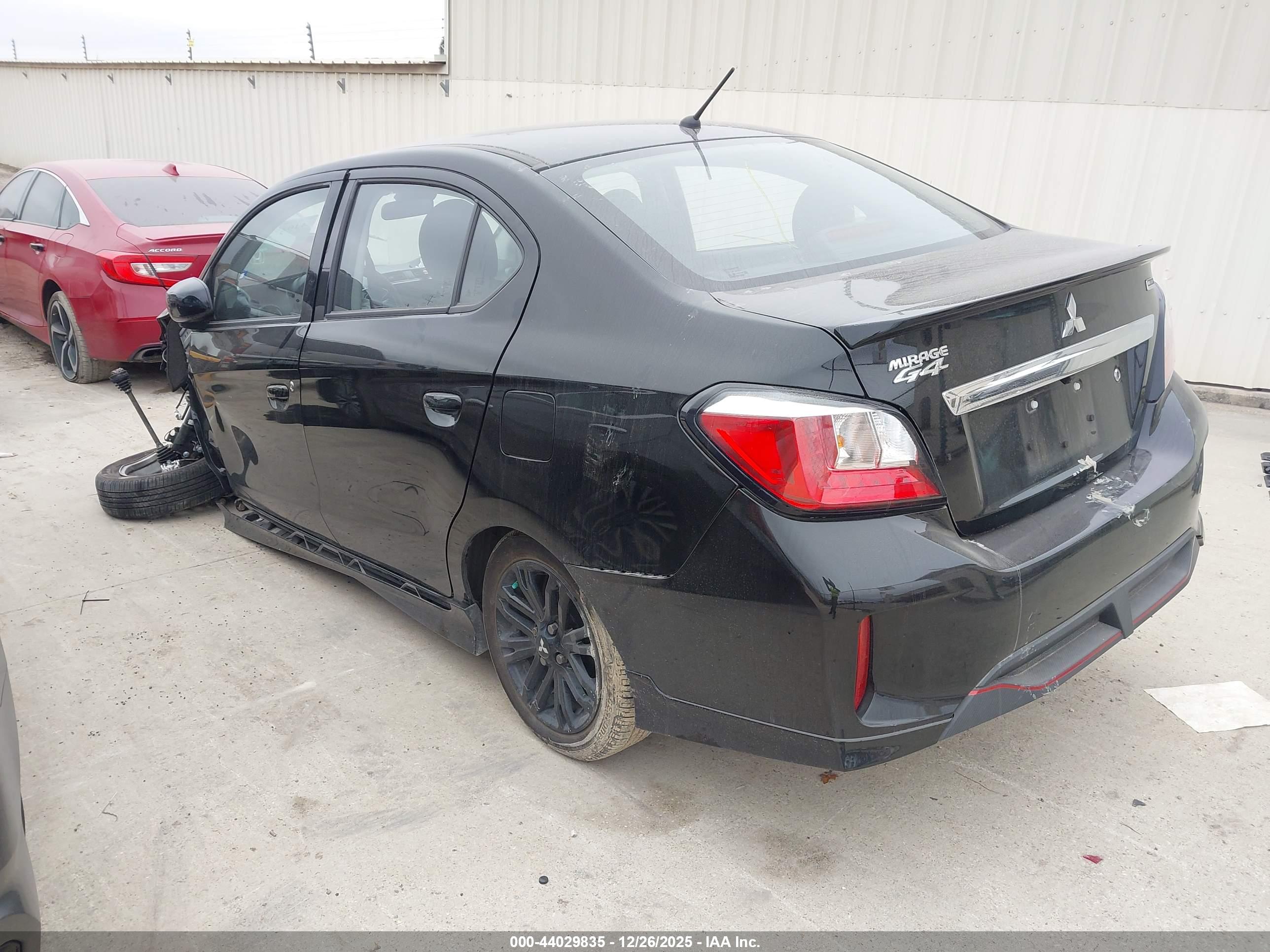 MITSUBISHI MIRAGE image 3