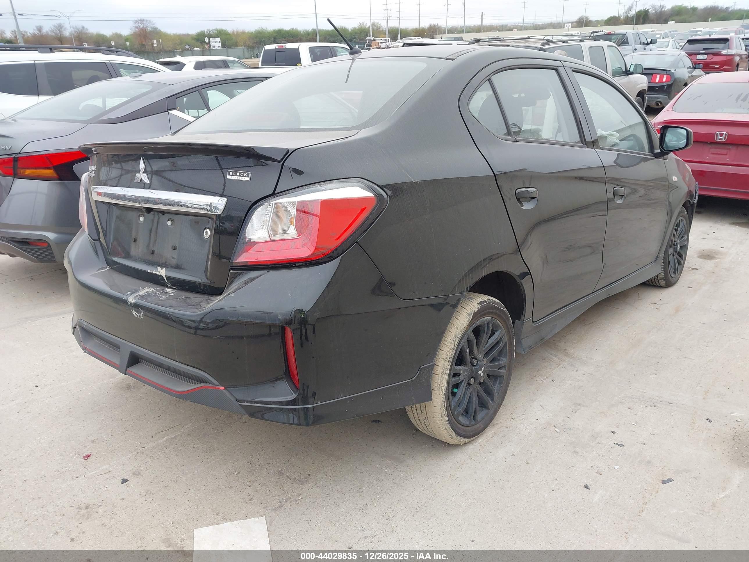 MITSUBISHI MIRAGE image 4