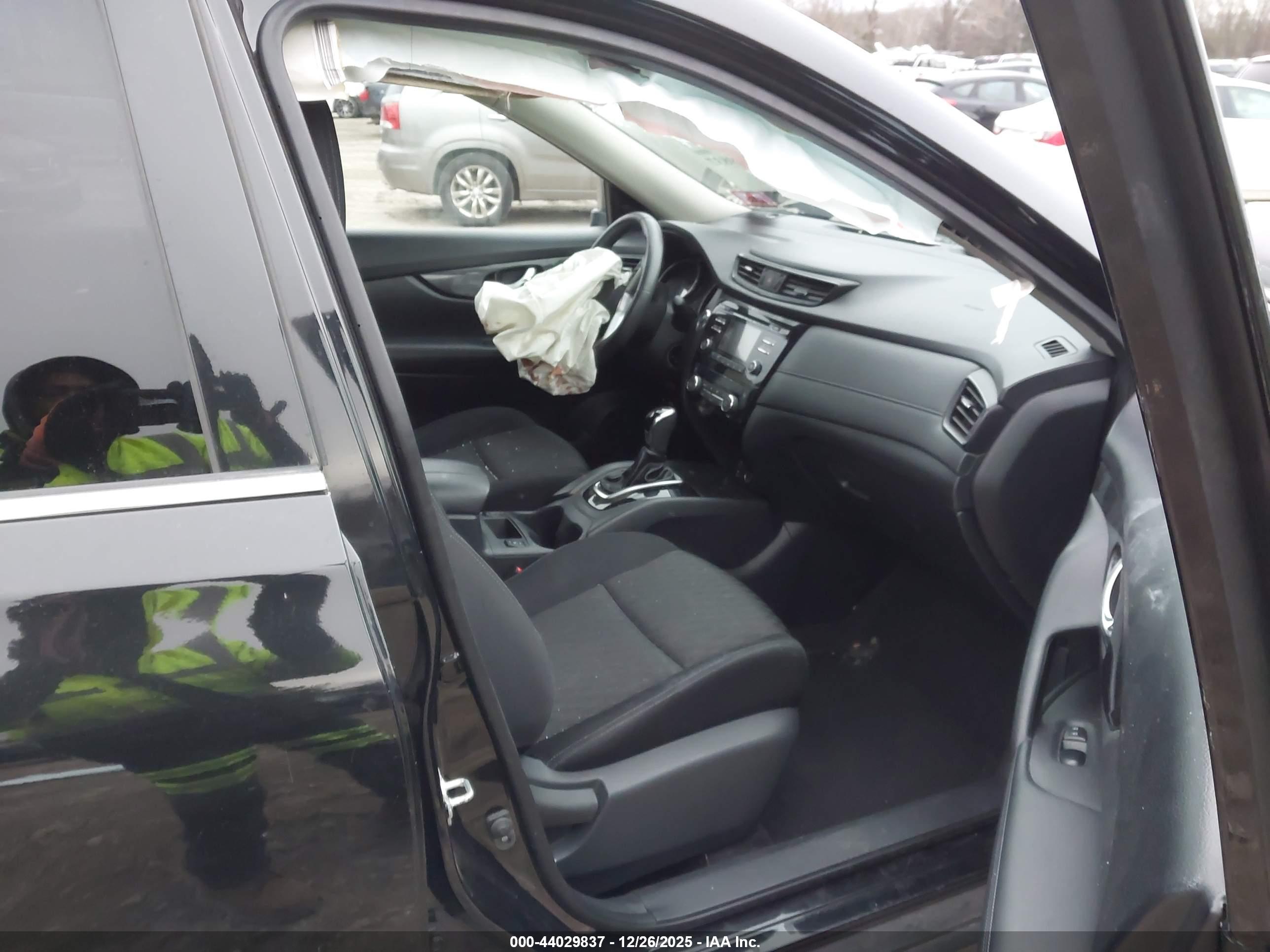 NISSAN ROGUE image 5