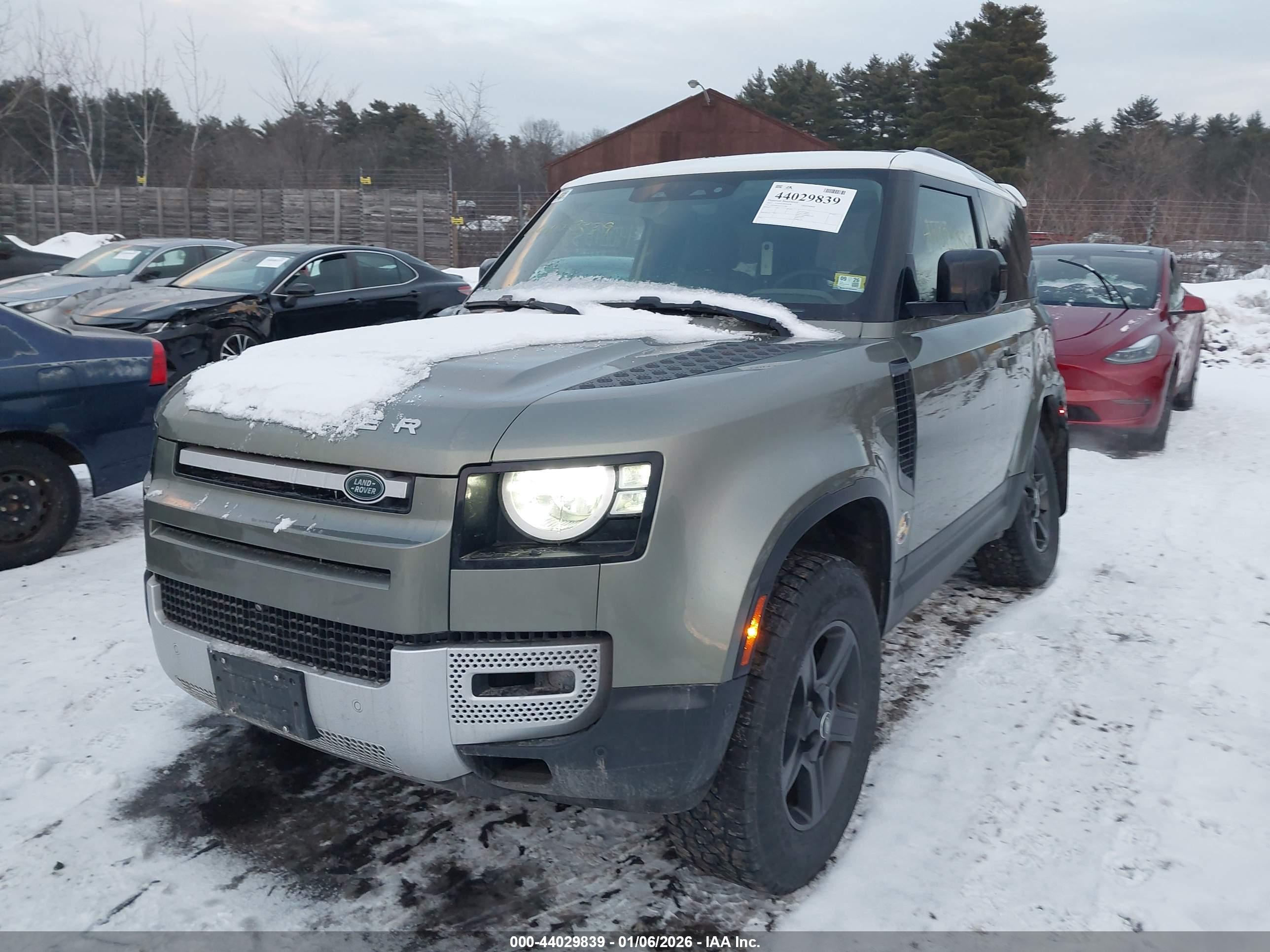 LAND ROVER image 2