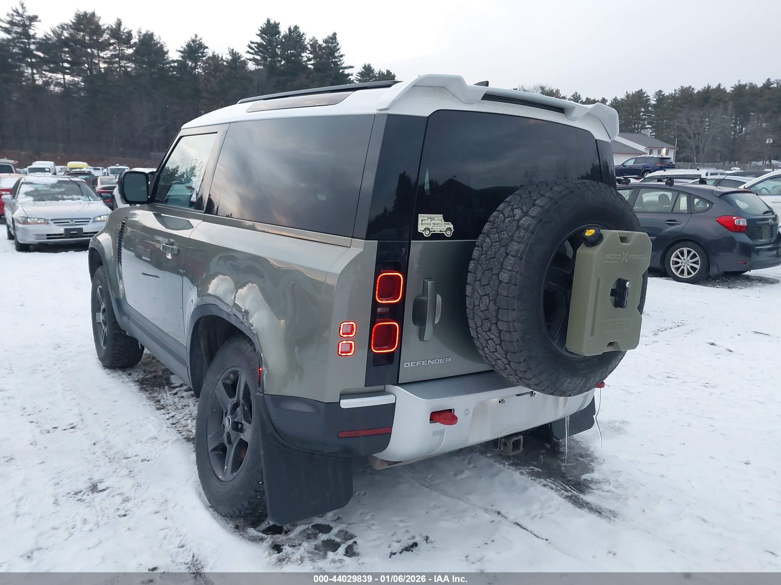 LAND ROVER image 3