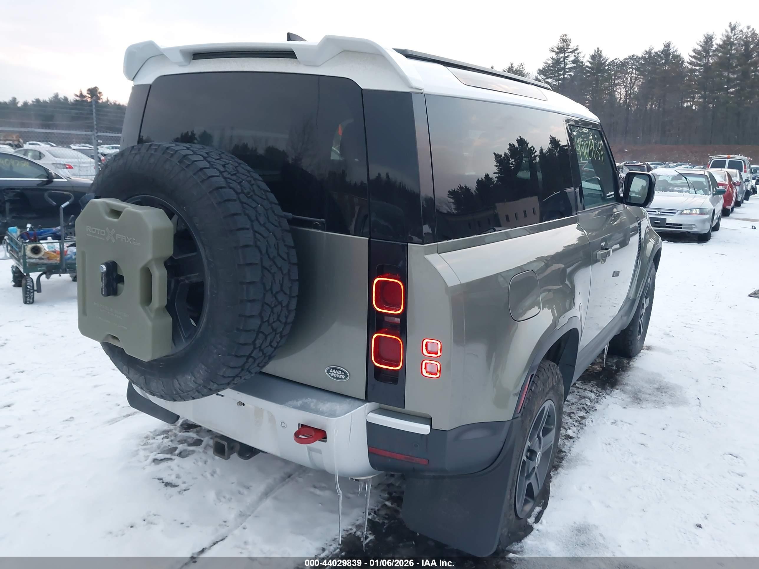 LAND ROVER image 4