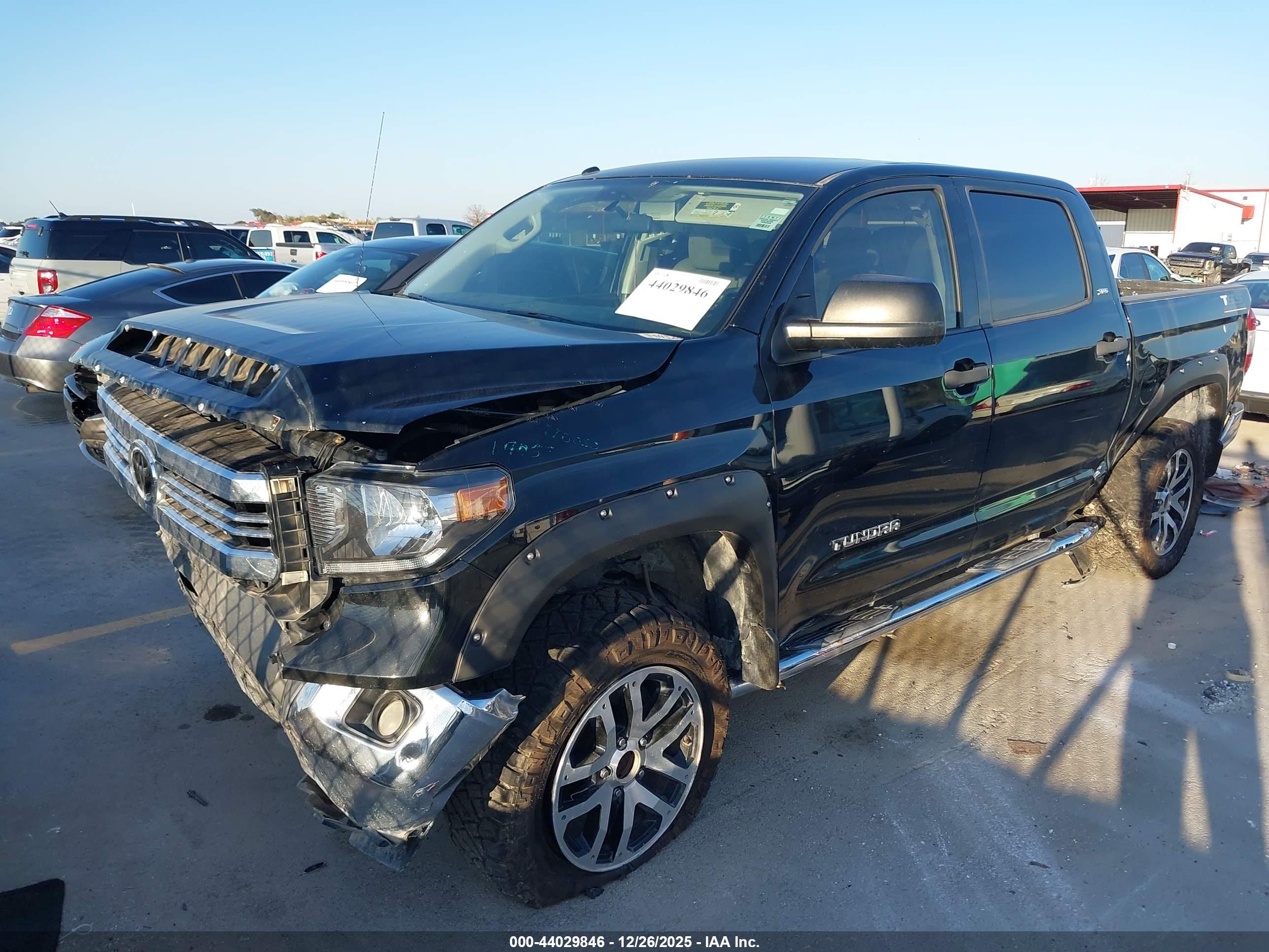 TOYOTA TUNDRA image 2