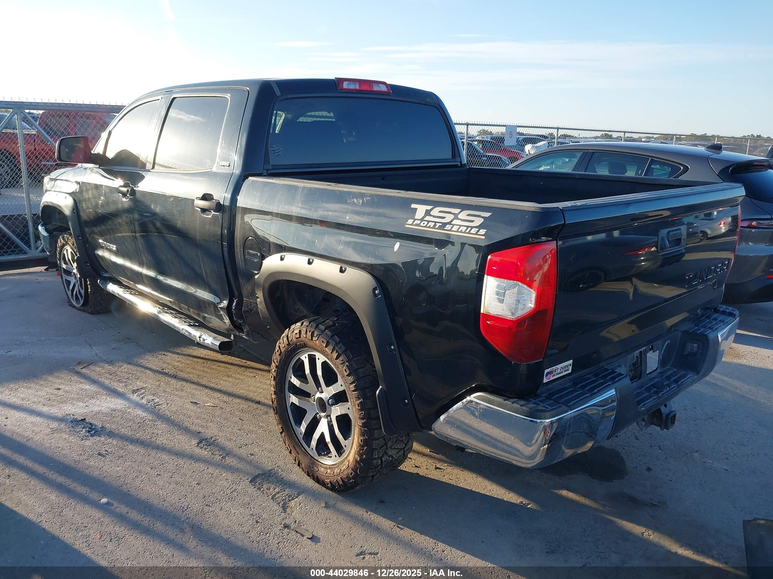 TOYOTA TUNDRA image 3