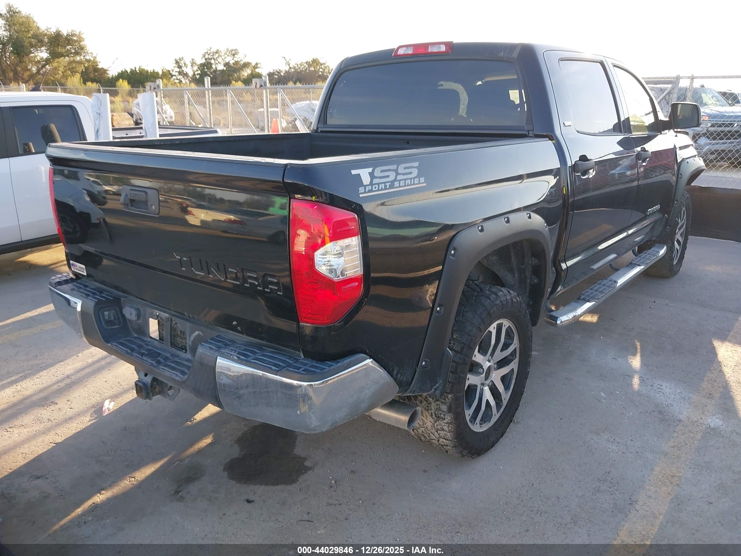TOYOTA TUNDRA image 4