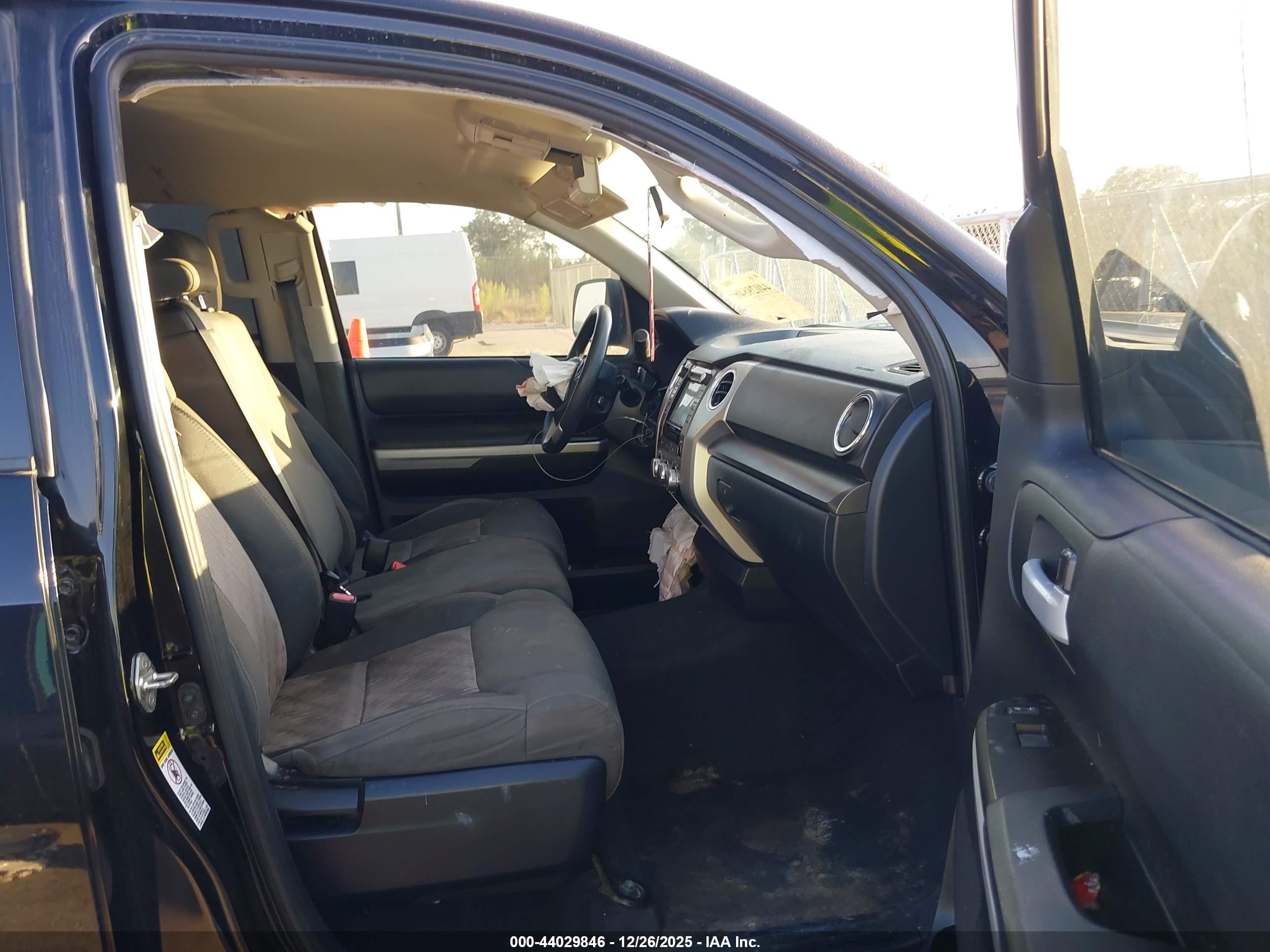 TOYOTA TUNDRA image 5