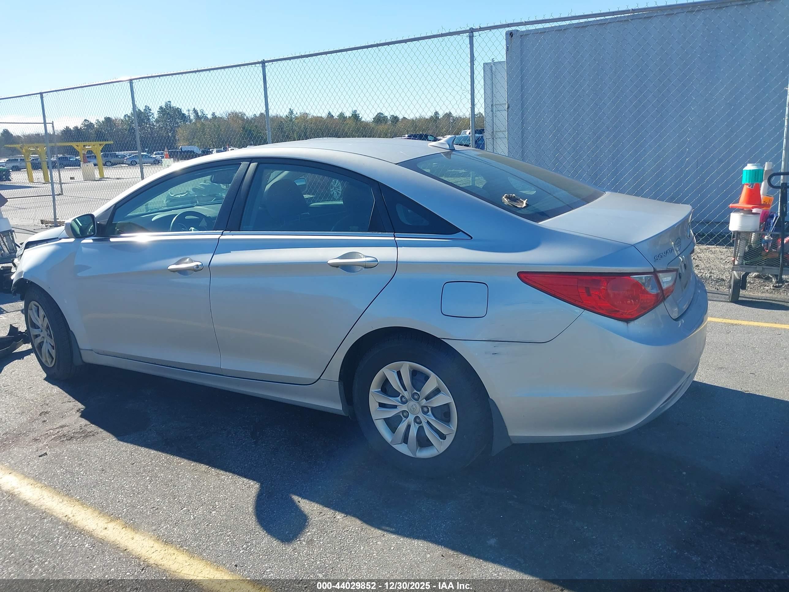 HYUNDAI SONATA image 3