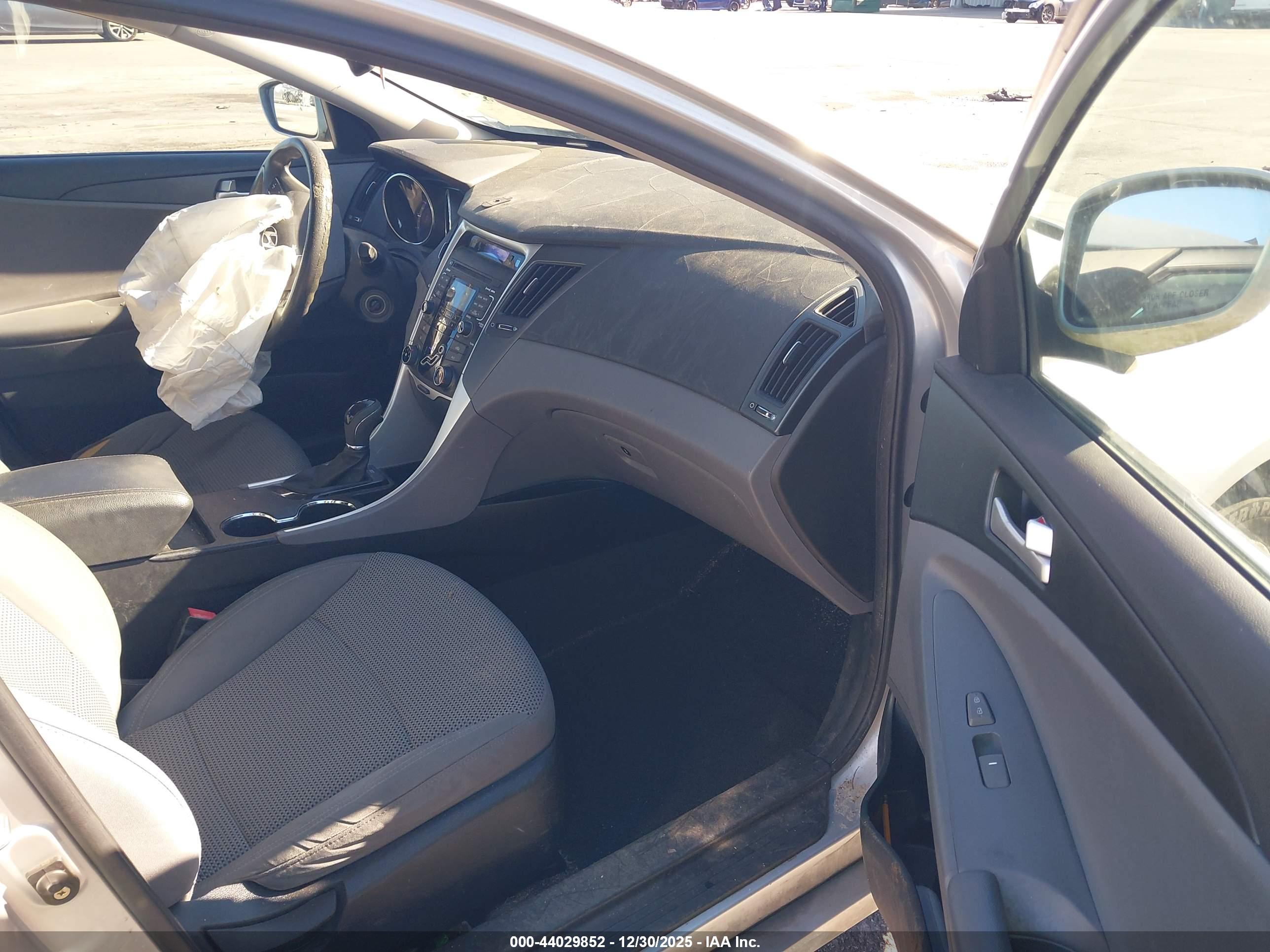 HYUNDAI SONATA image 5